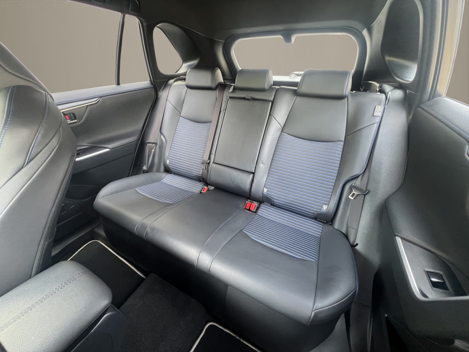 TOYOTA RAV4 2.5 HEV Style-image-21