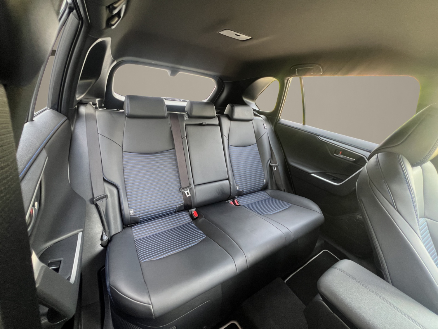 TOYOTA RAV4 2.5 HEV Style-image-22