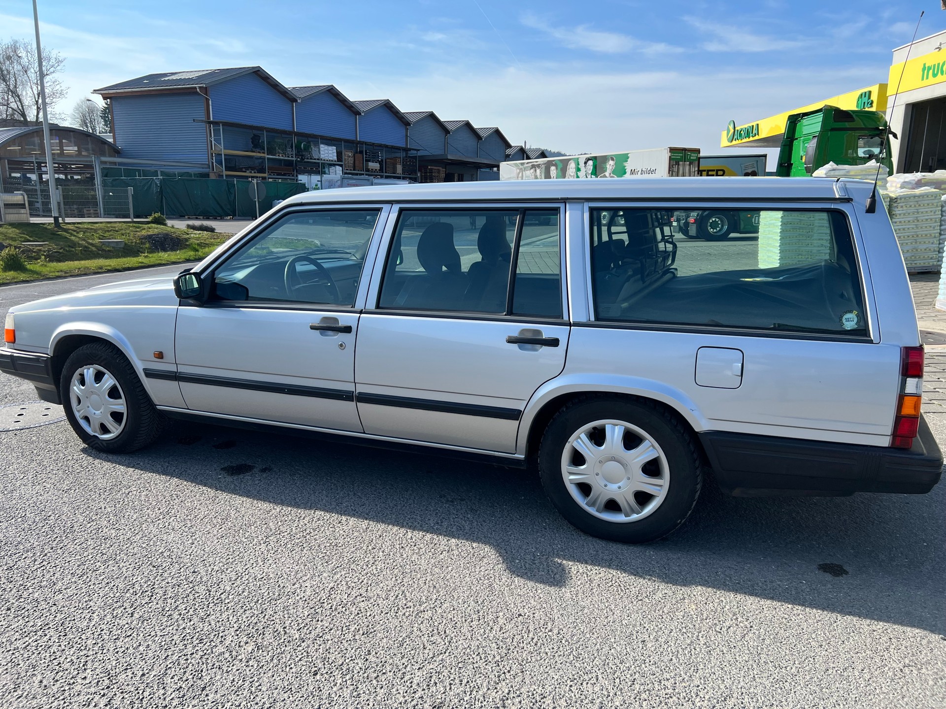 VOLVO 940 2.3 GL-image-4