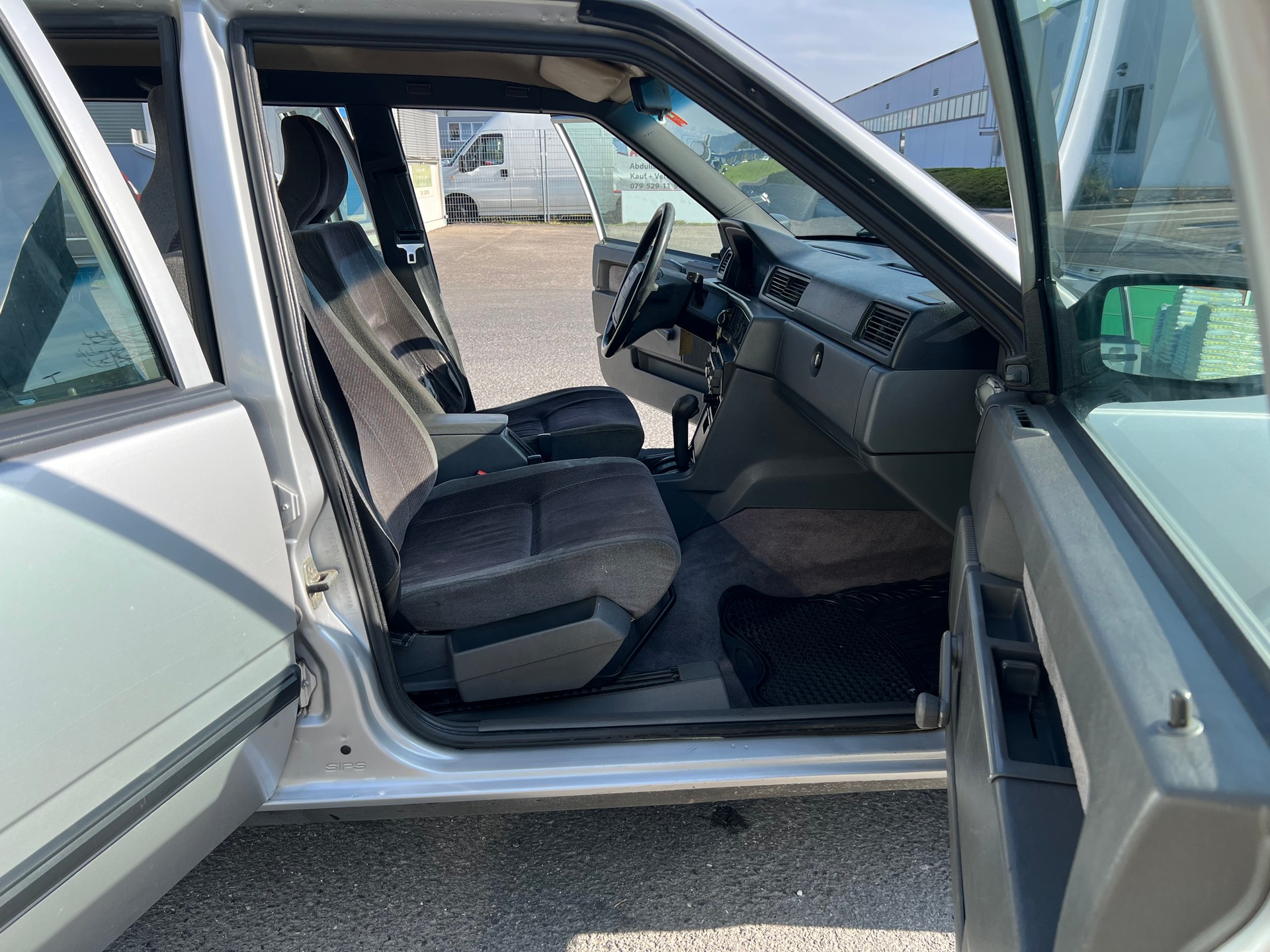 VOLVO 940 2.3 GL-image-7