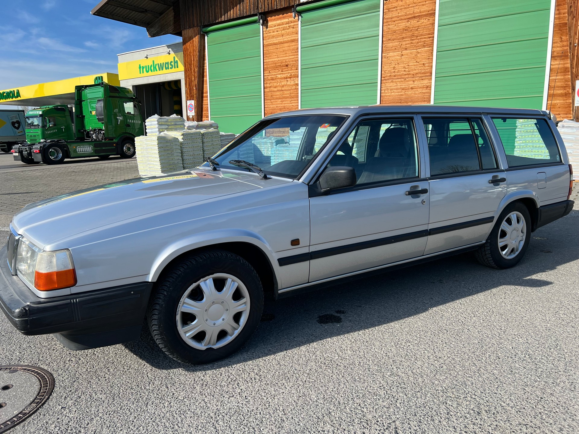 VOLVO 940 2.3 GL-image-1