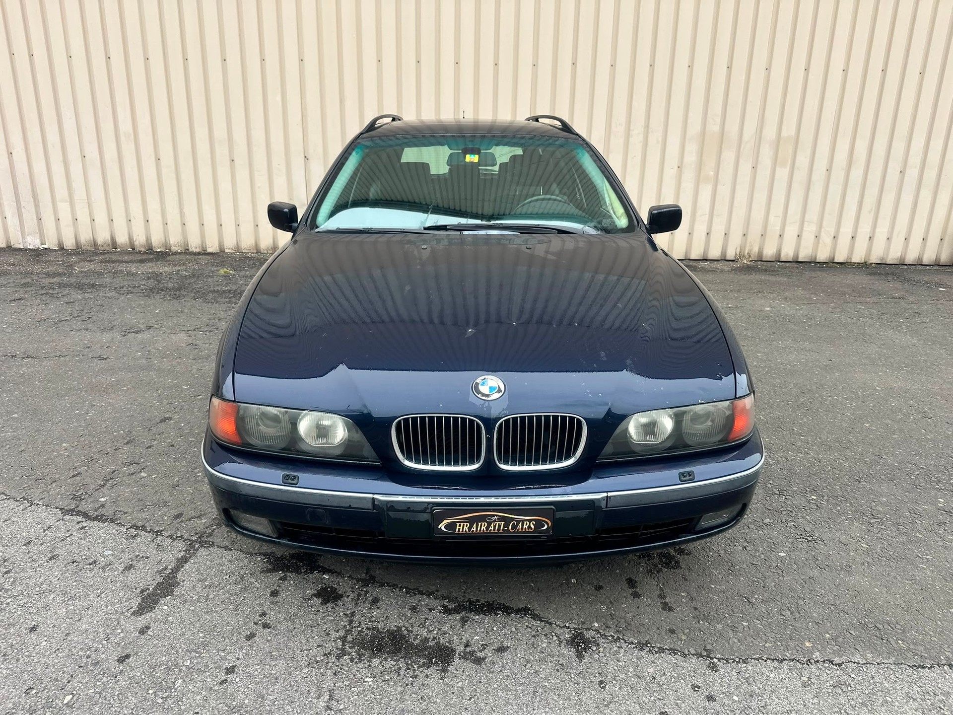 BMW 540i Touring-image-0