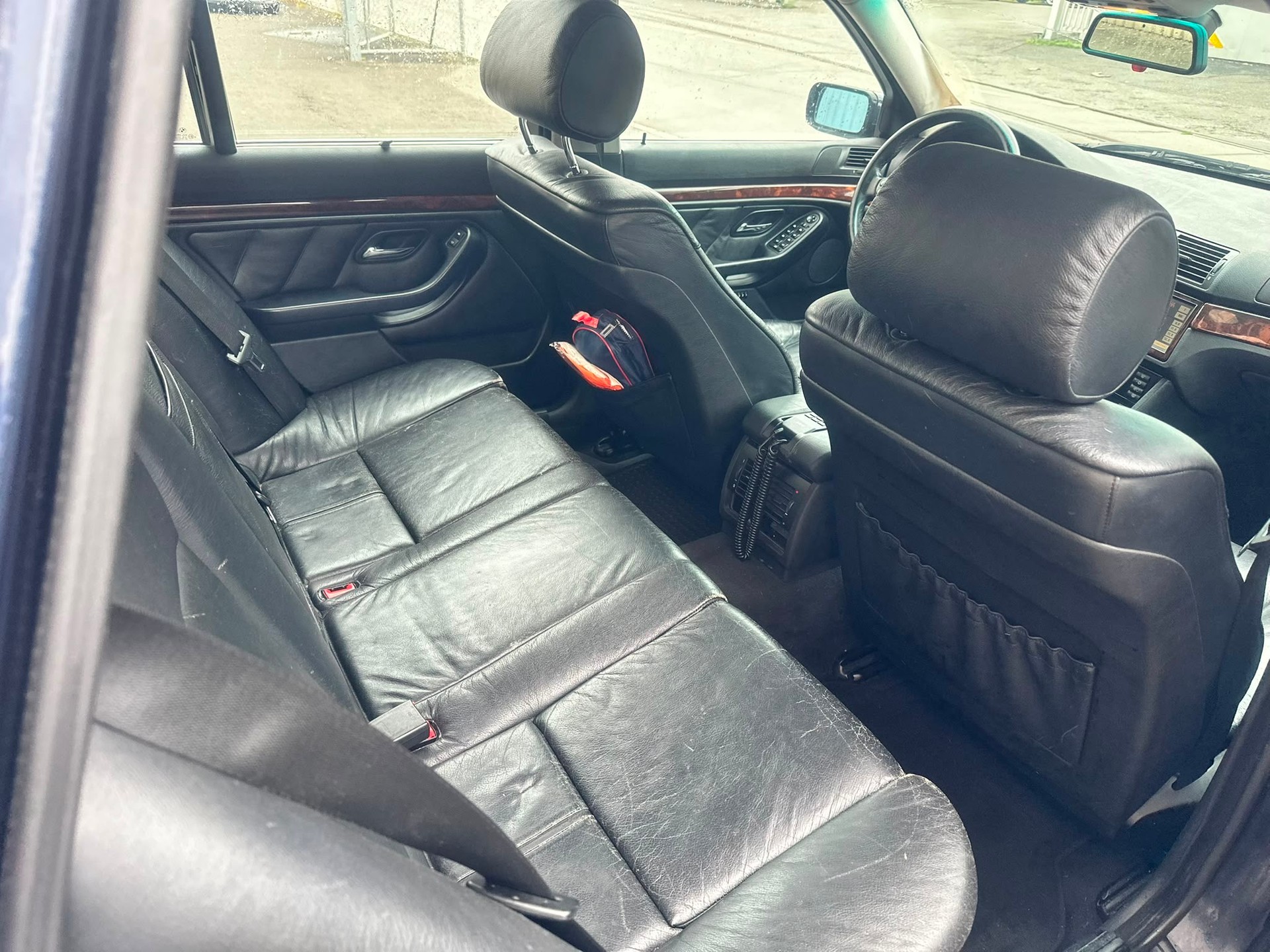 BMW 540i Touring-image-14