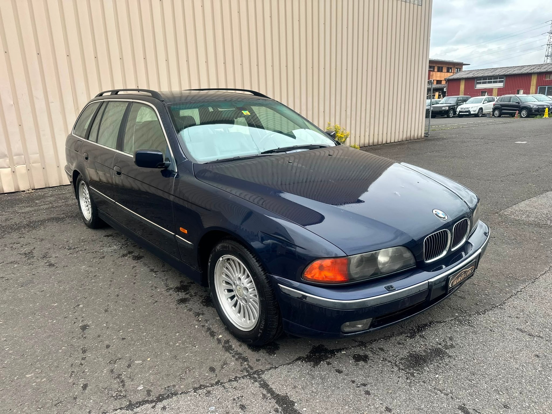 BMW 540i Touring-image-6