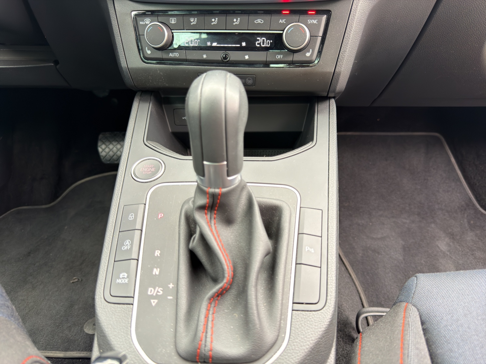SEAT Ibiza 1.0 TSI 115 FR DSG-image-10