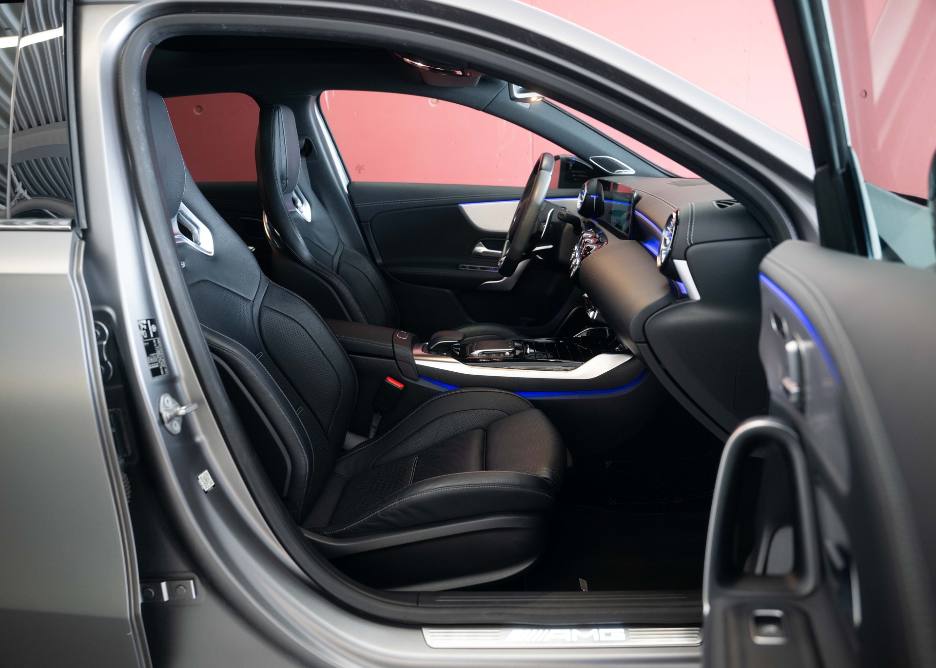 MERCEDES-BENZ A 45 S AMG (Swiss car, sublime condition, Performance seats, Premium Plus Package)-image-24