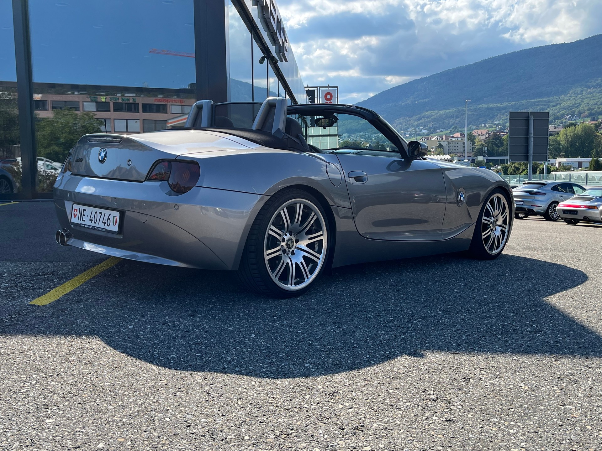 BMW 3.0i Roadster-image-1