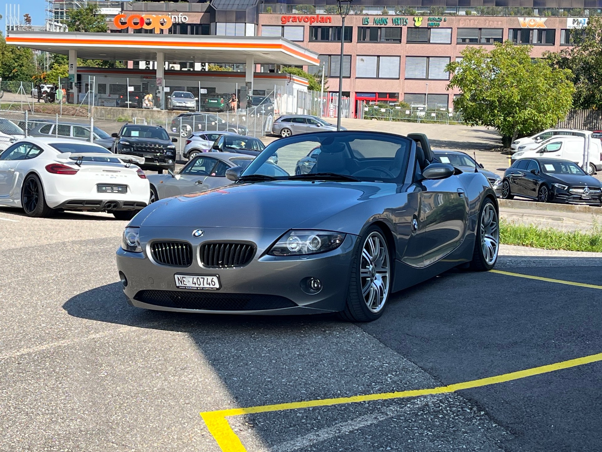 BMW 3.0i Roadster-image-0