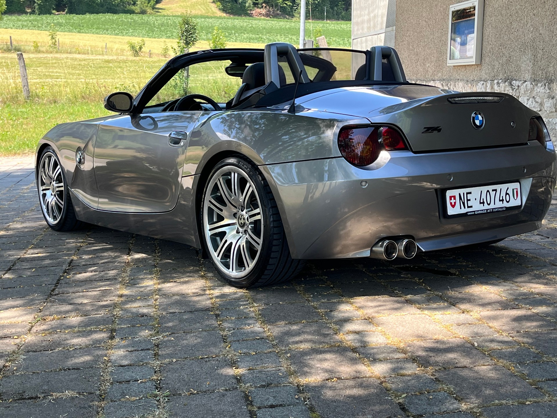 BMW Z4 3.0i Roadster-image-3