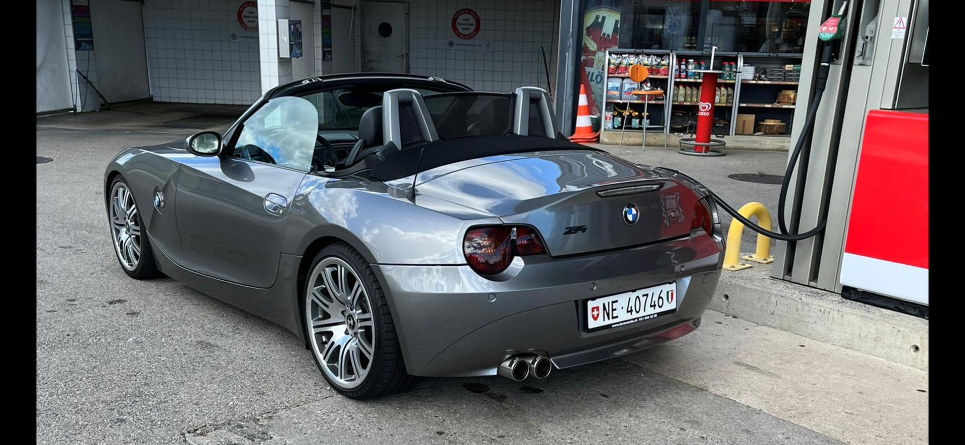 BMW 3.0i Roadster-image-12