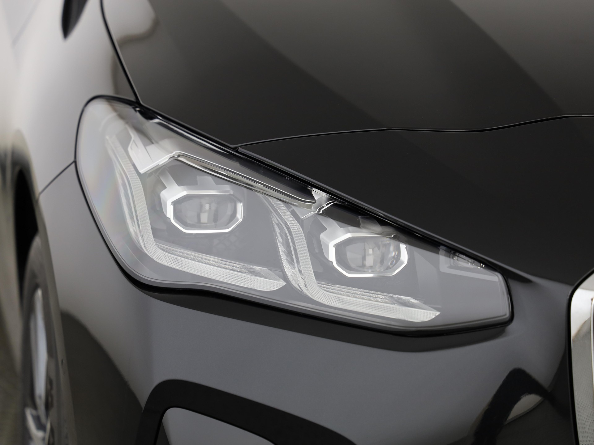 BMW 223d xDrive SDKG Active Tourer-image-5