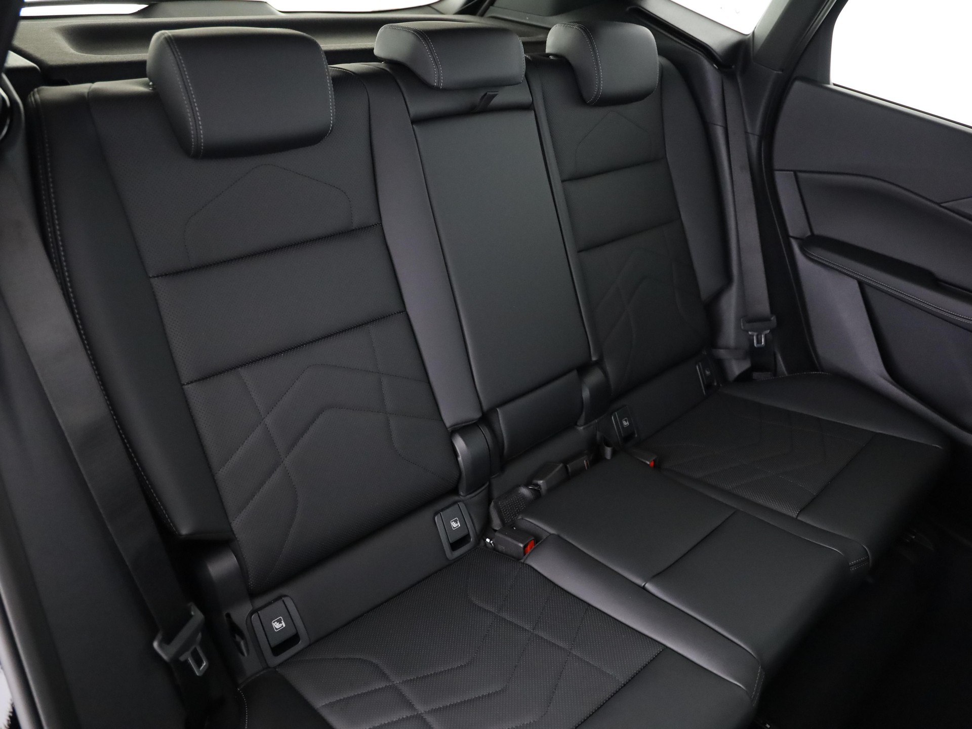 BMW 223d xDrive SDKG Active Tourer-image-15