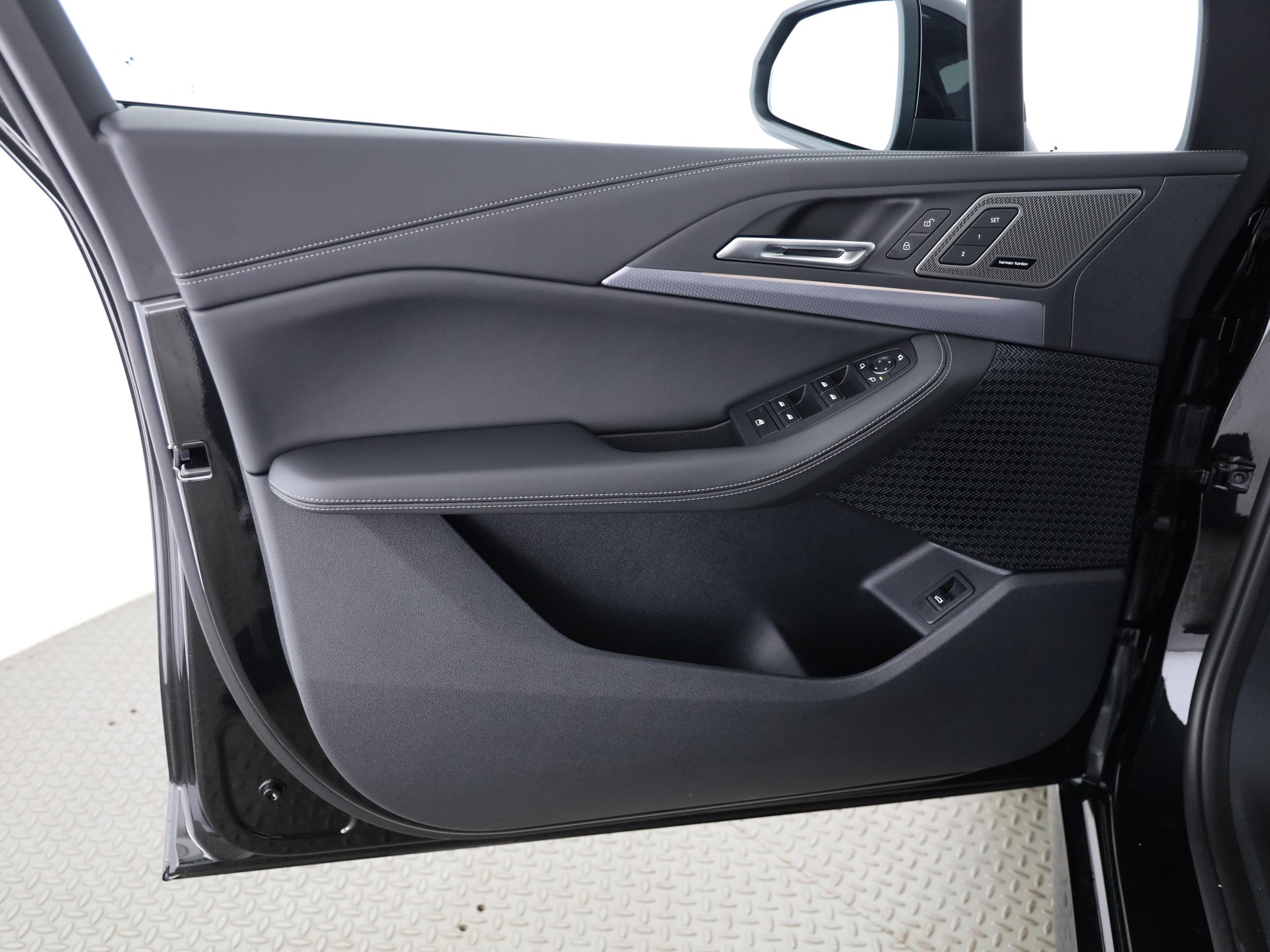 BMW 223d xDrive SDKG Active Tourer-image-9