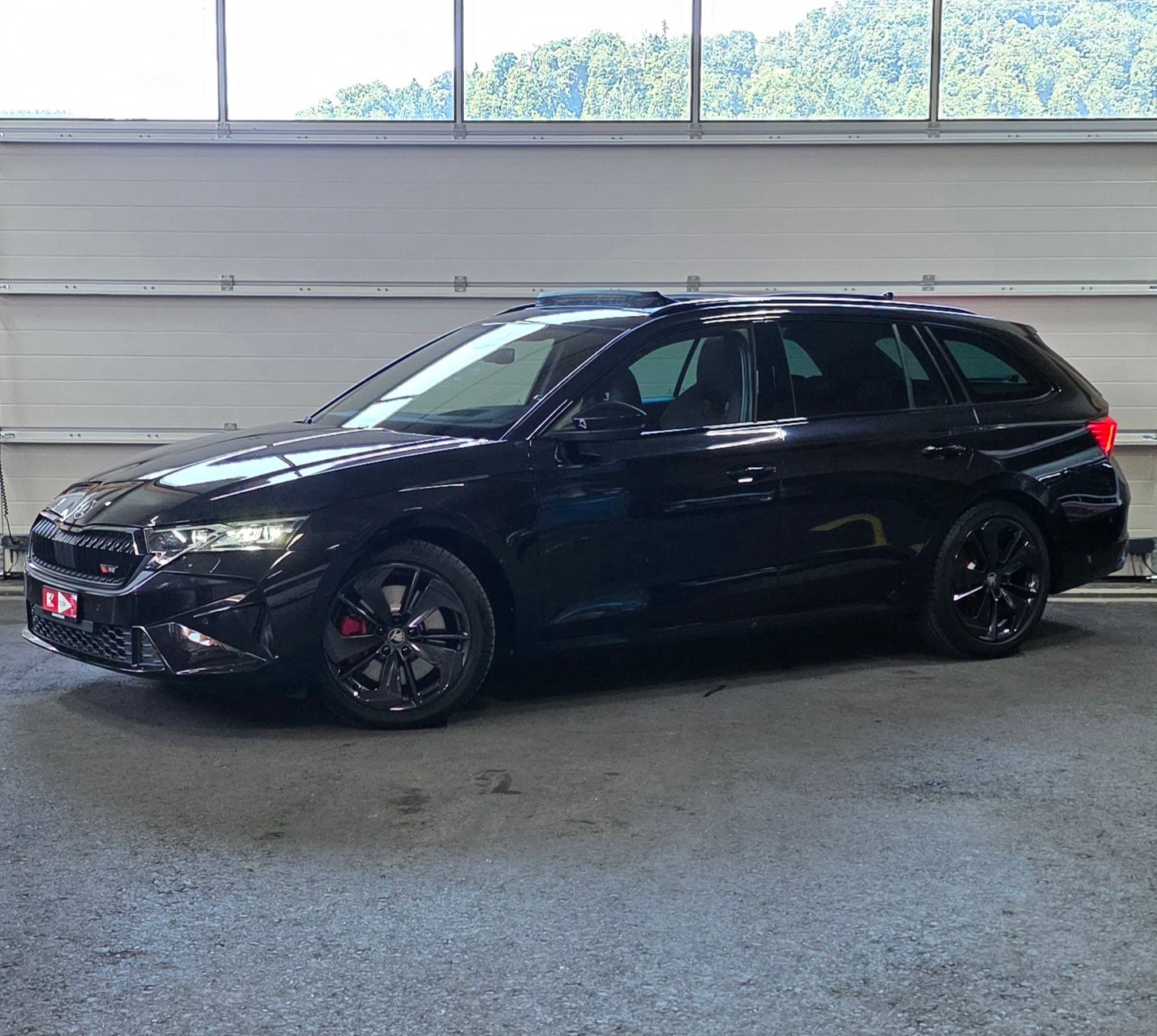 SKODA Octavia Combi 2.0 TSI DSG RS *PANORAMADACH**Spurhalte-AbstandAssisten*Ambiente*CarPlay/AndroidAuto*Rückfahrkamera*Sitzheizung*