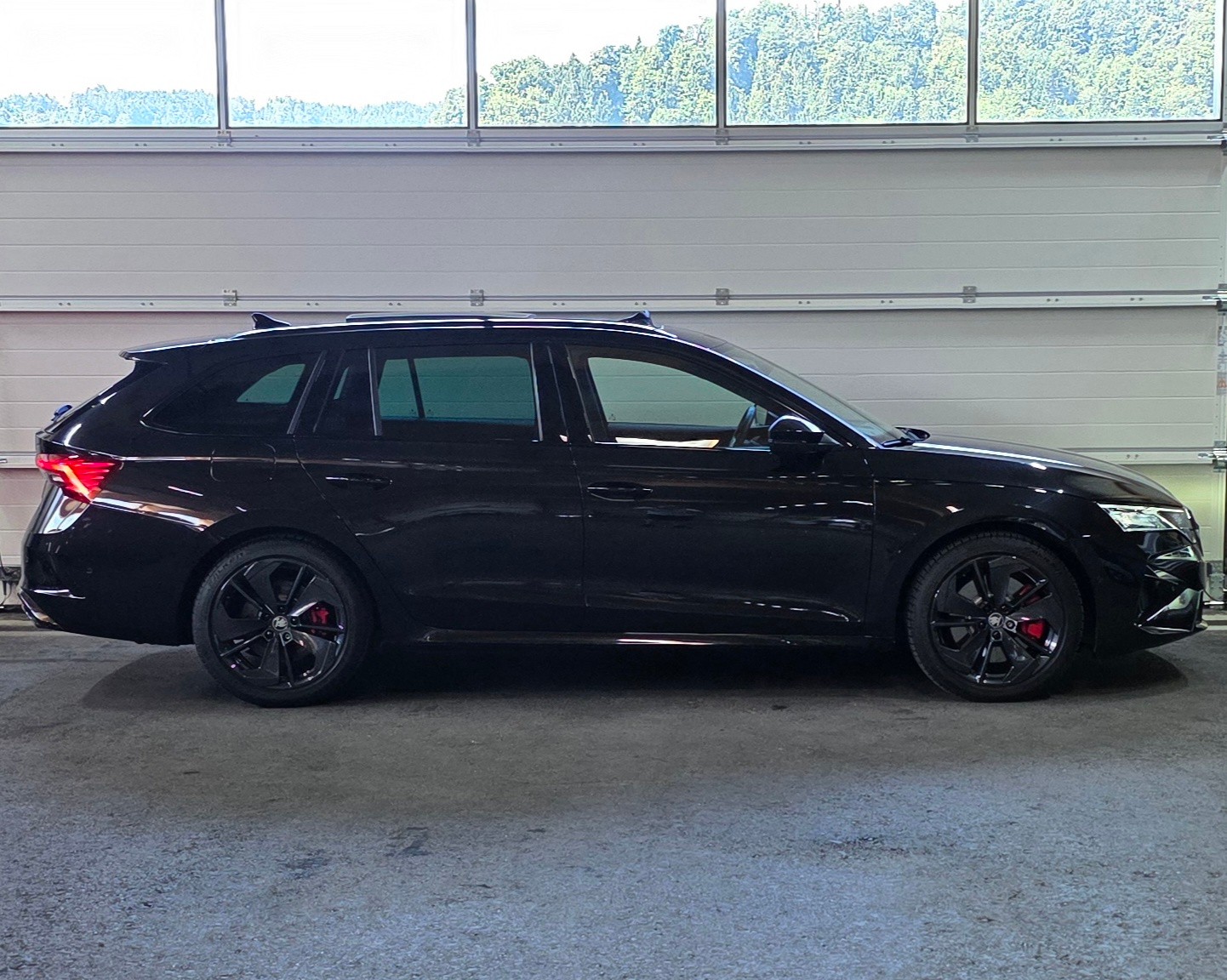 SKODA Octavia Combi 2.0 TSI DSG RS *Anhängerkupplung*Panoramadach*Spurhalte-AbstandAssisten*CarPlay/AndroidAuto*Rückfahrkamera*-image-5