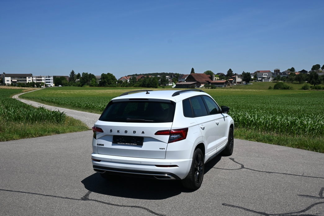 SKODA Karoq 2.0 TDI SCR SportLine 4x4 DSG-image-2