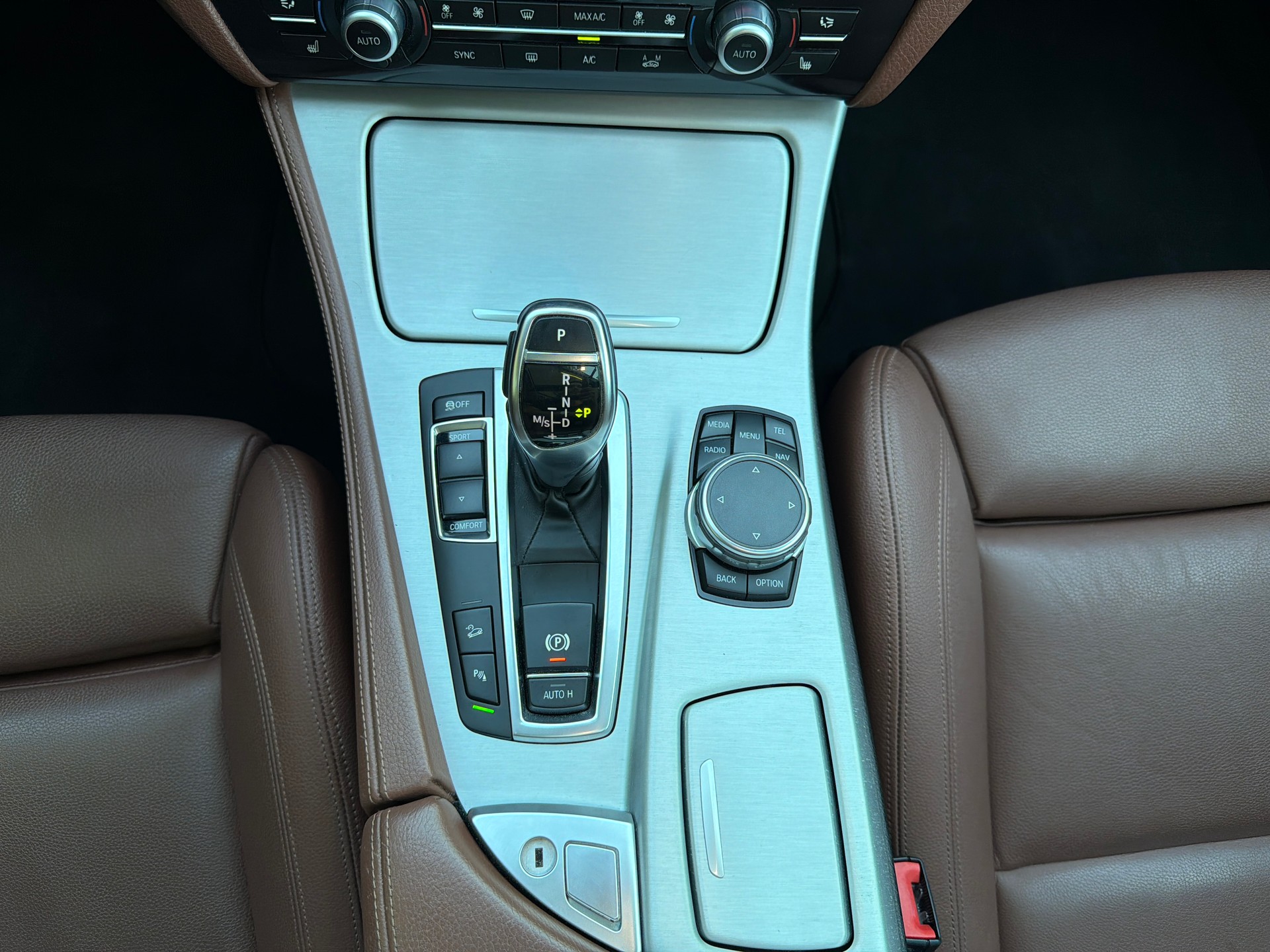 BMW 528i Touring xDrive Modern Line Steptronic-image-19