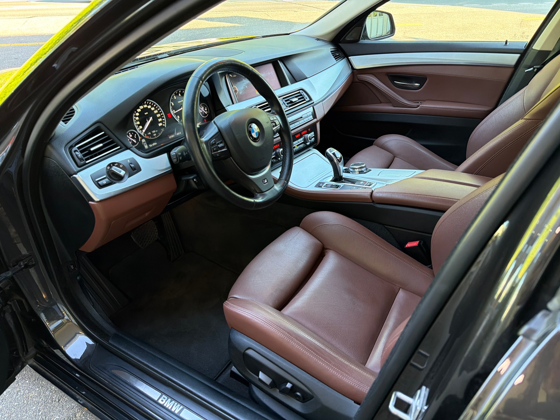 BMW 528i Touring xDrive Modern Line Steptronic-image-5