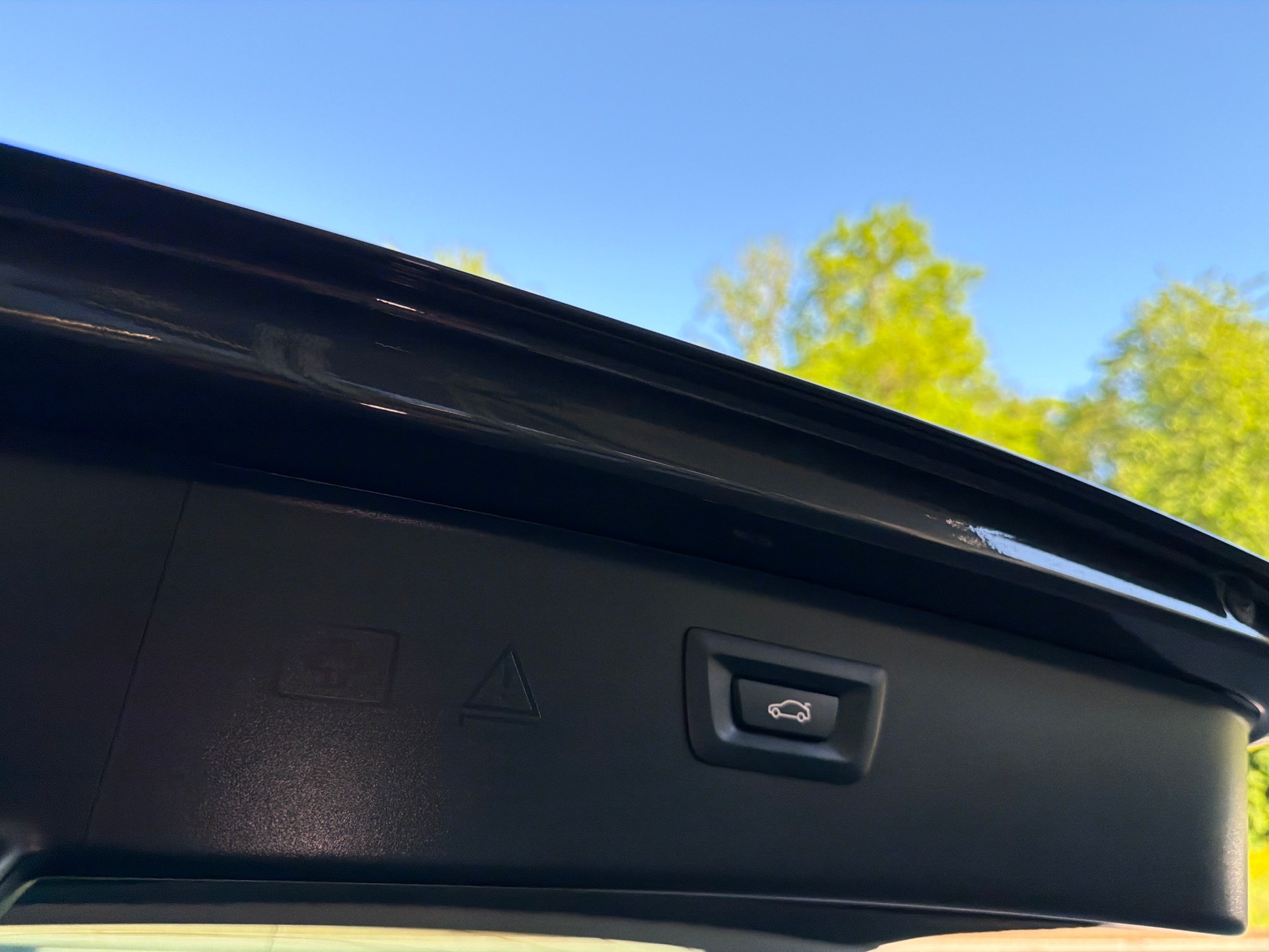 BMW 528i Touring xDrive Modern Line Steptronic-image-24