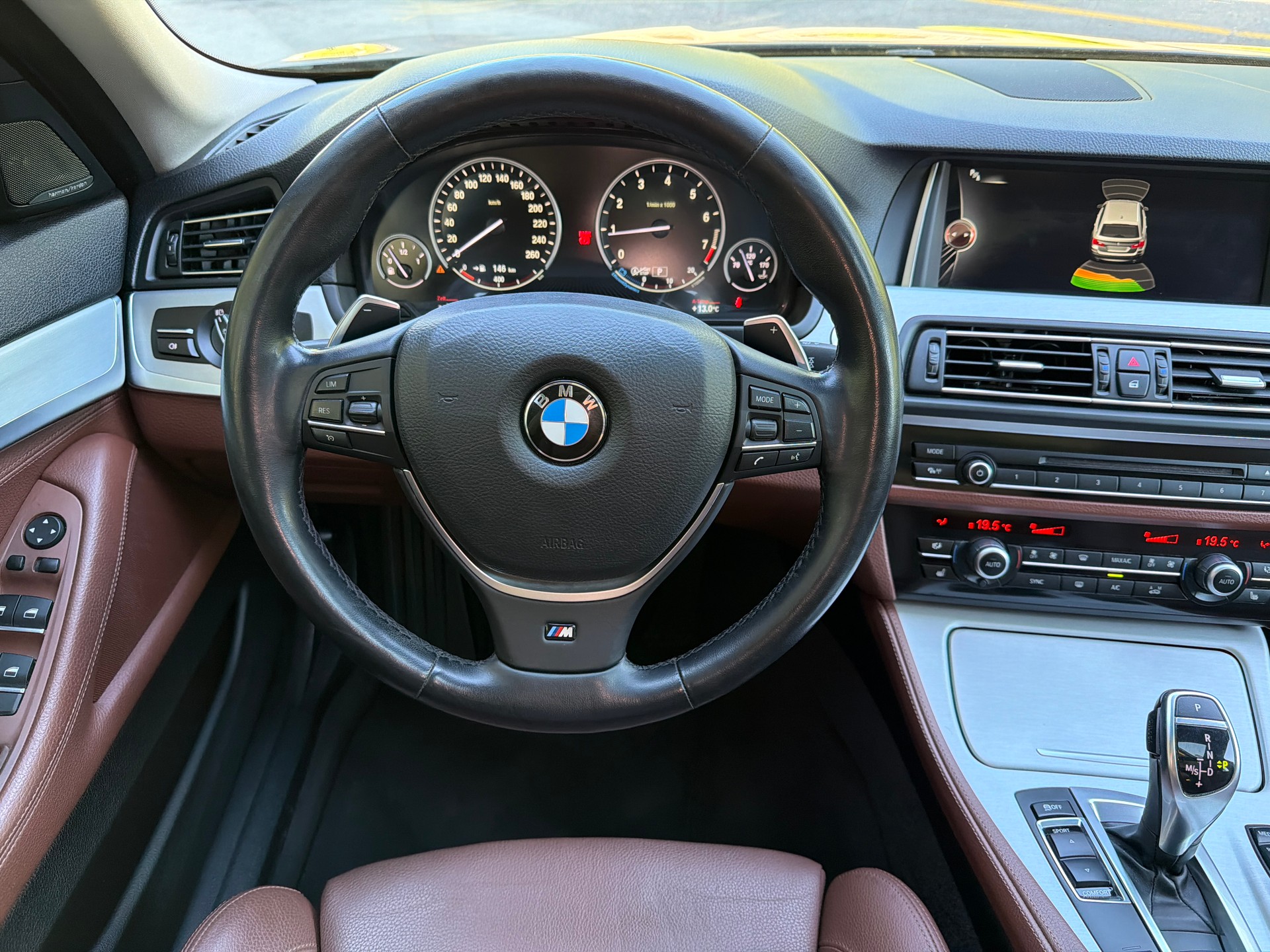BMW 528i Touring xDrive Modern Line Steptronic-image-10