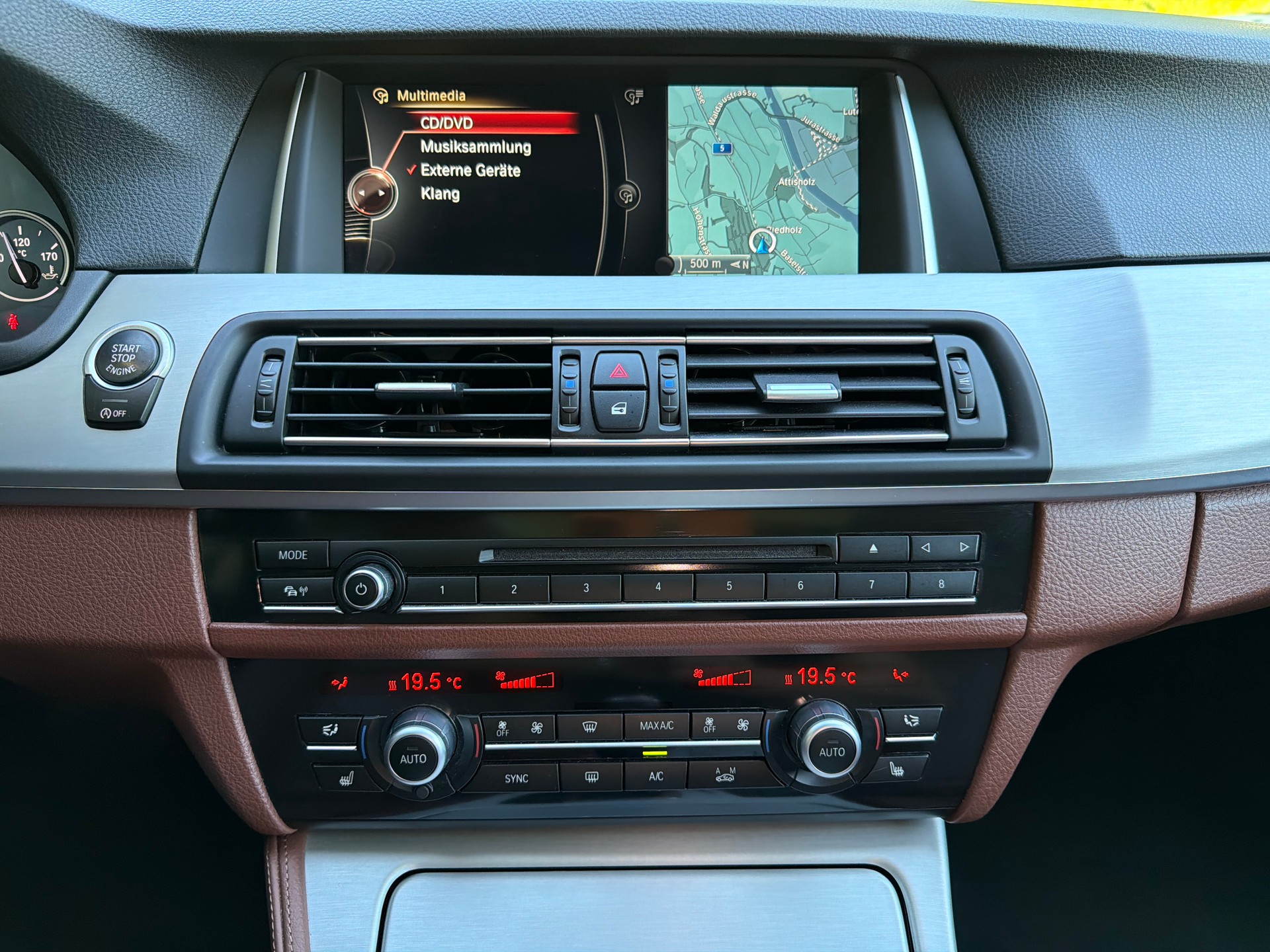 BMW 528i Touring xDrive Modern Line Steptronic-image-18