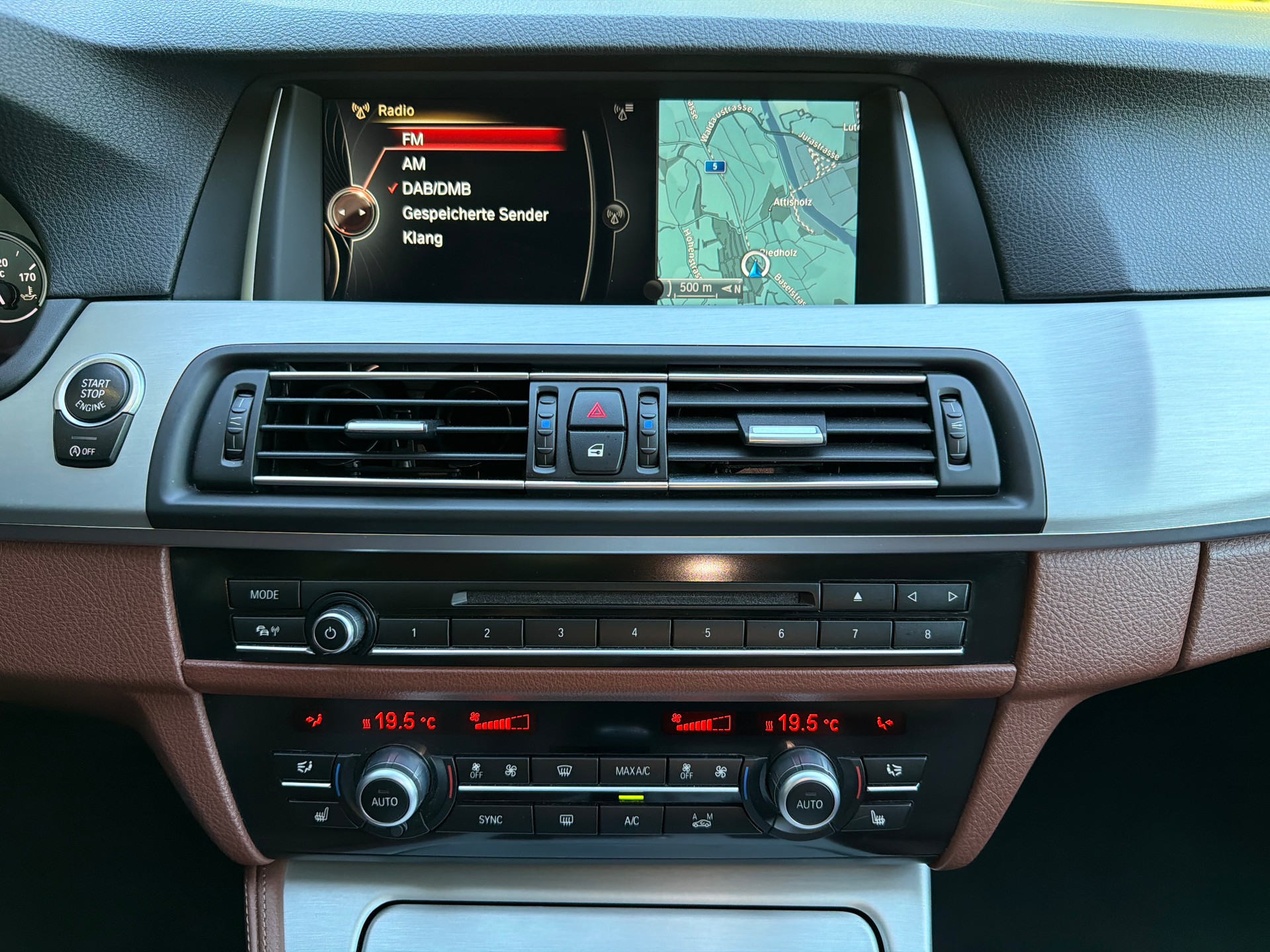 BMW 528i Touring xDrive Modern Line Steptronic-image-13