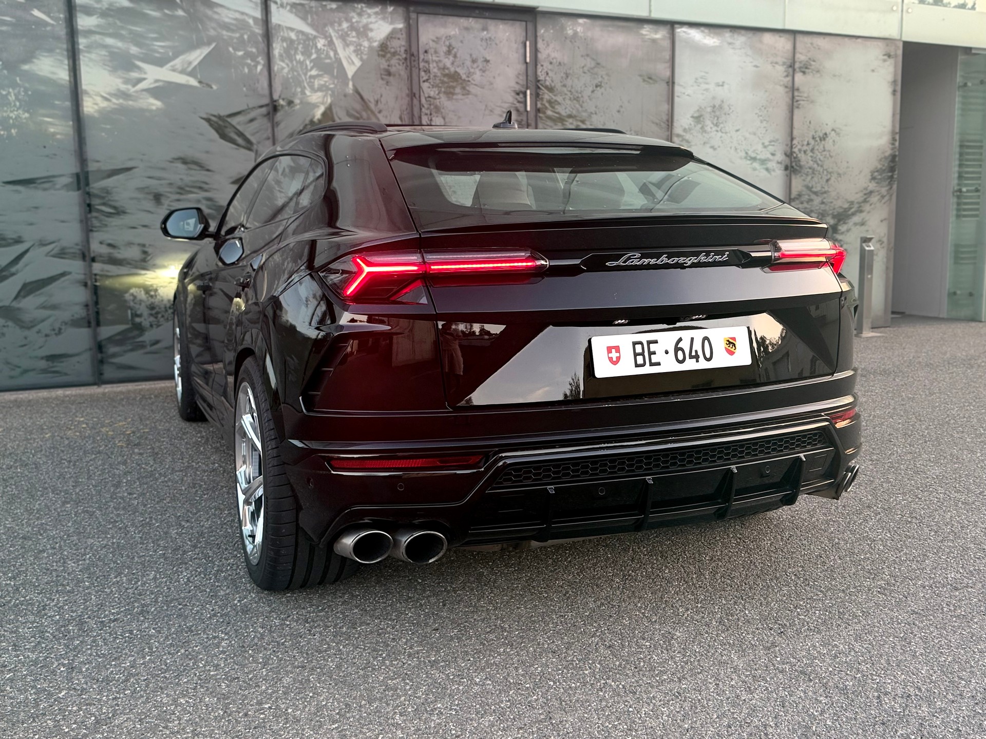 LAMBORGHINI Urus 4.0 MY2022-image-2