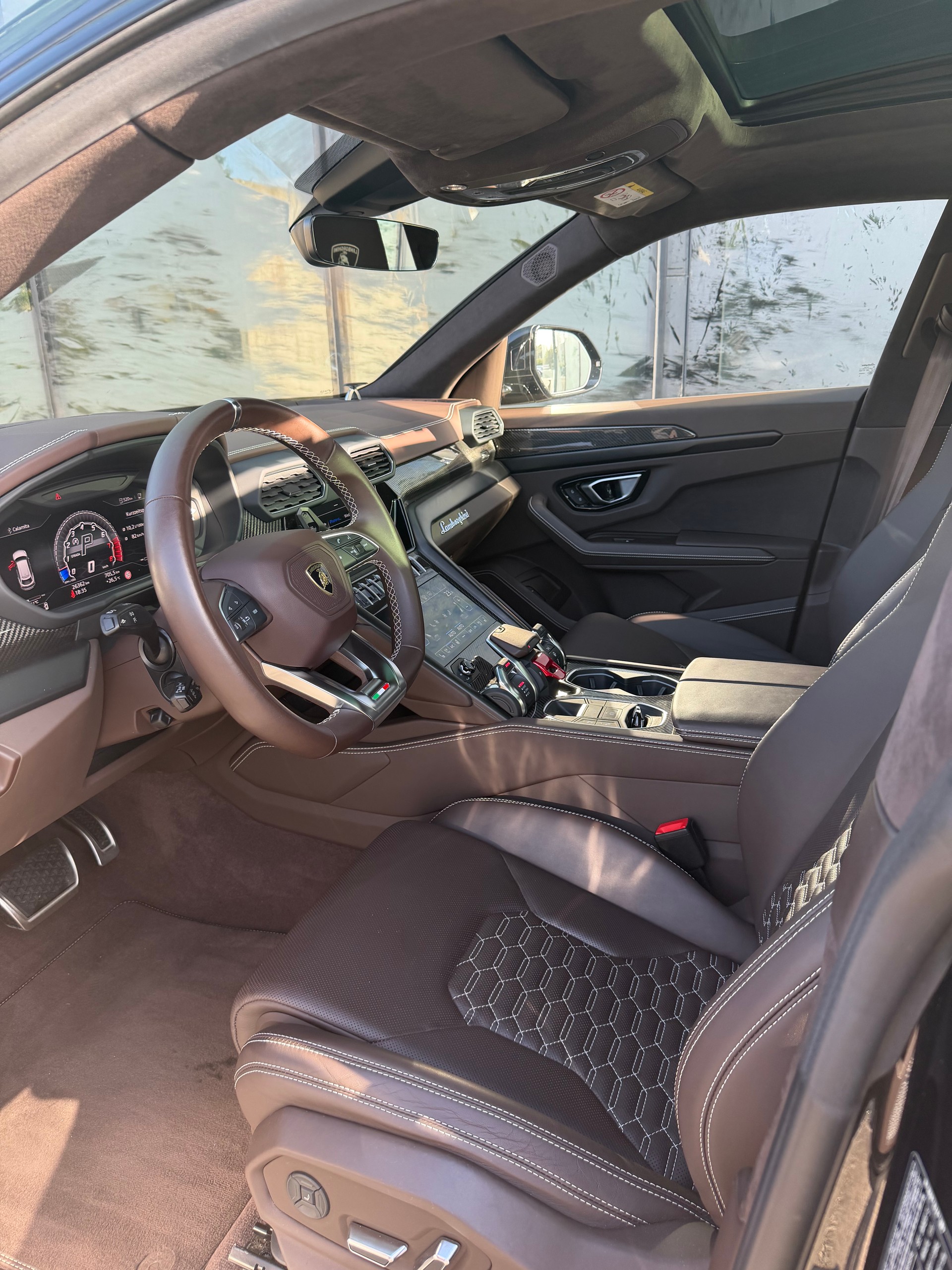 LAMBORGHINI 4.0-image-7