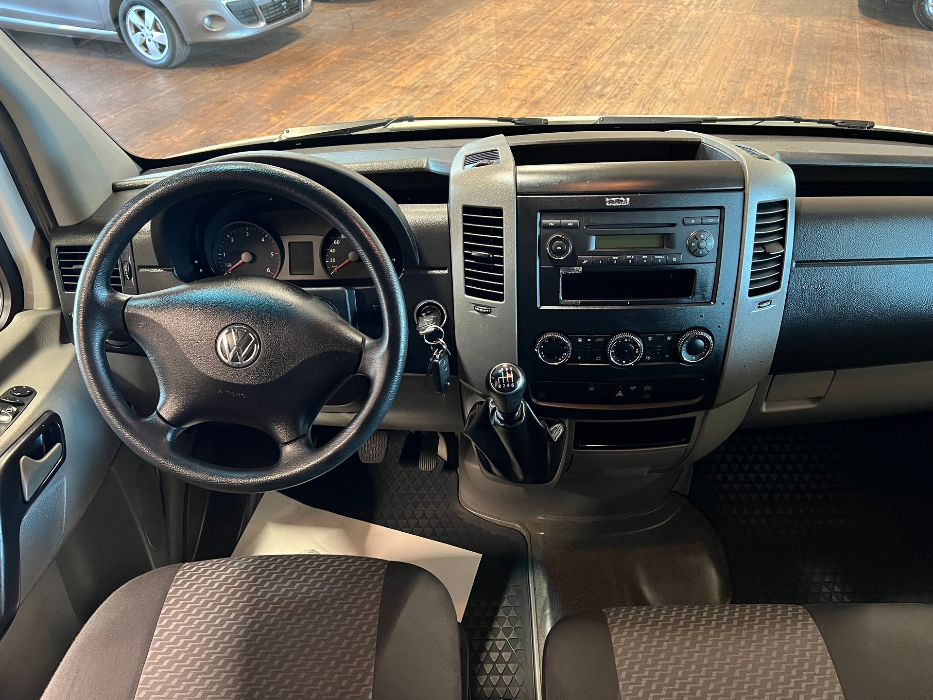 VW Crafter 35 2.0 TDI CR-image-10