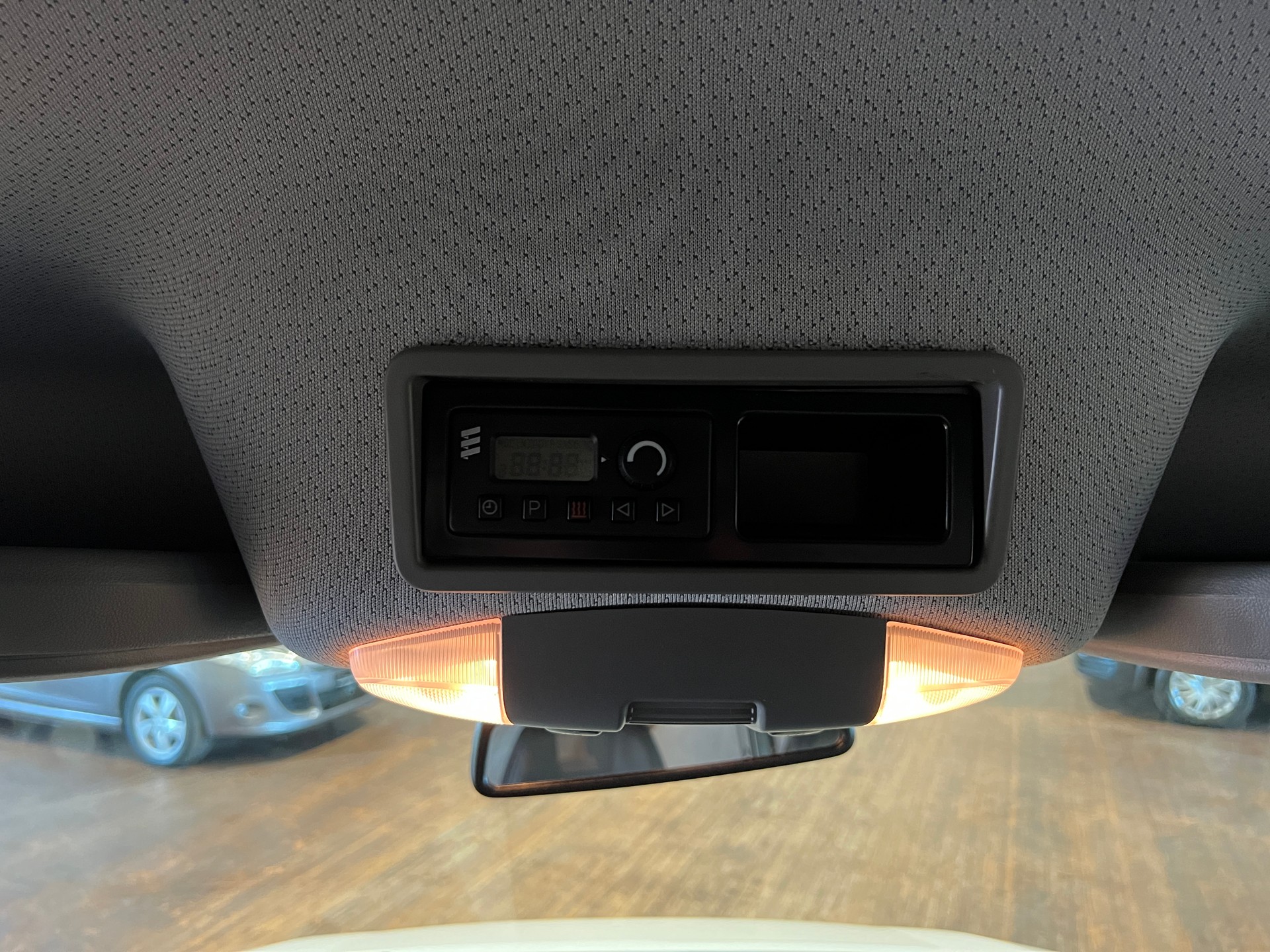 VW Crafter 35 2.0 TDI CR-image-11