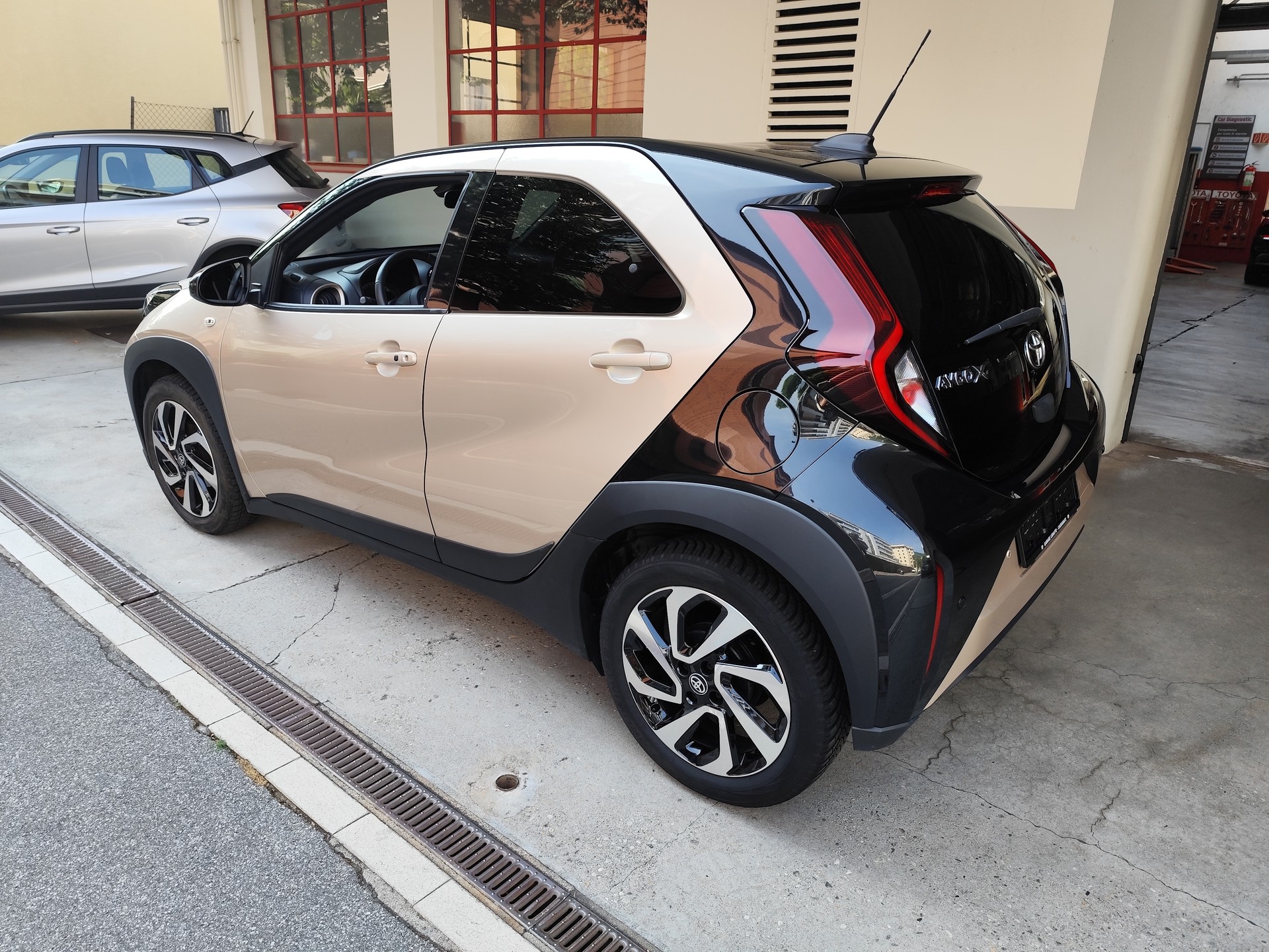 TOYOTA Aygo X 1.0 VVT-i Trend CVT-image-3