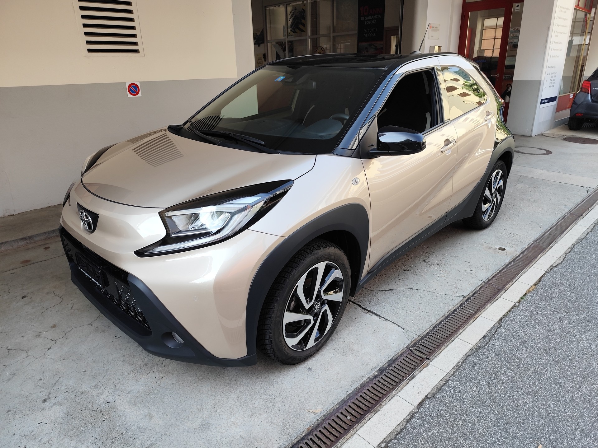 TOYOTA Aygo X 1.0 VVT-i Trend CVT-image-0