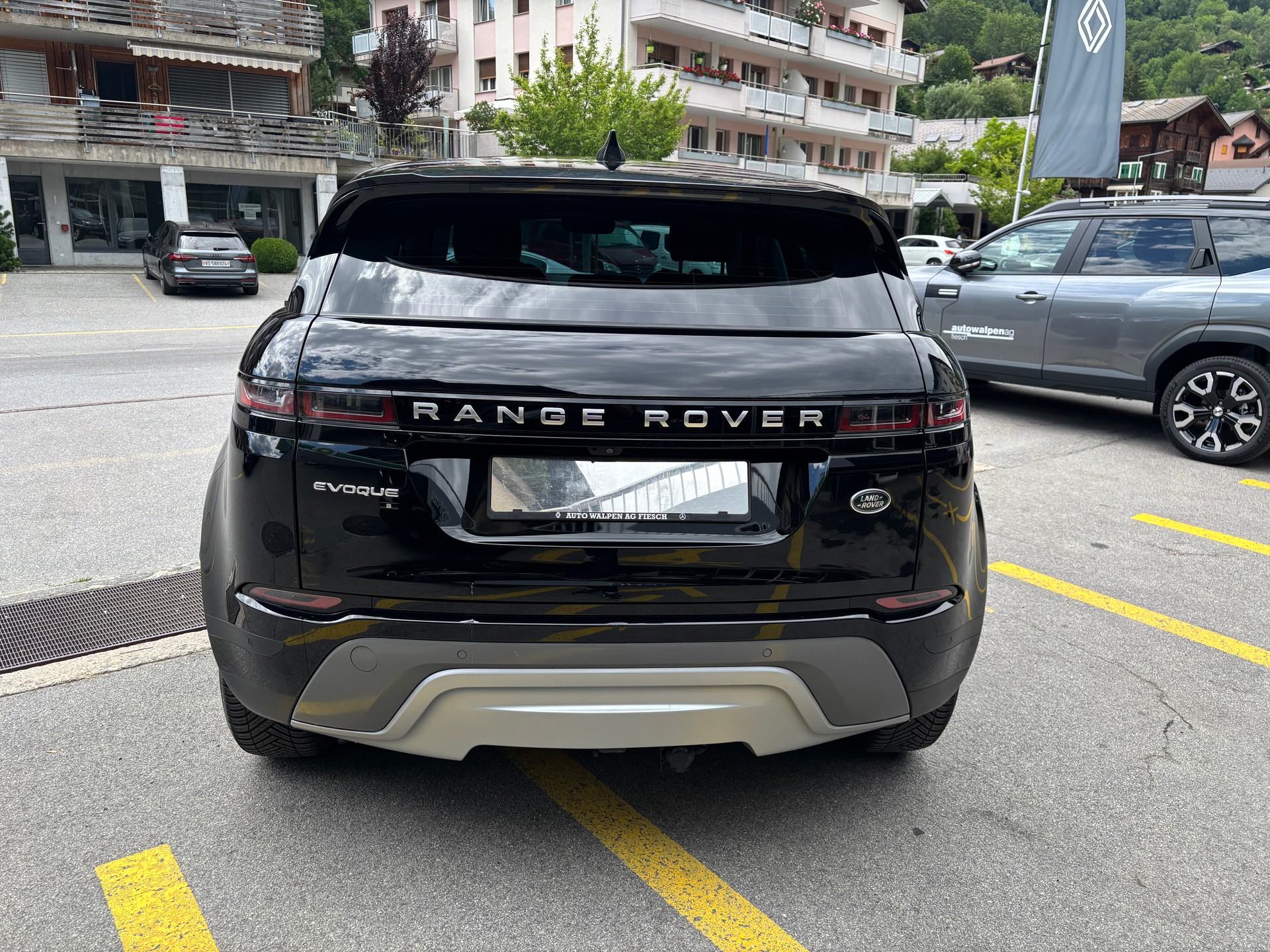 LAND ROVER Evoque D 150 S-image-3