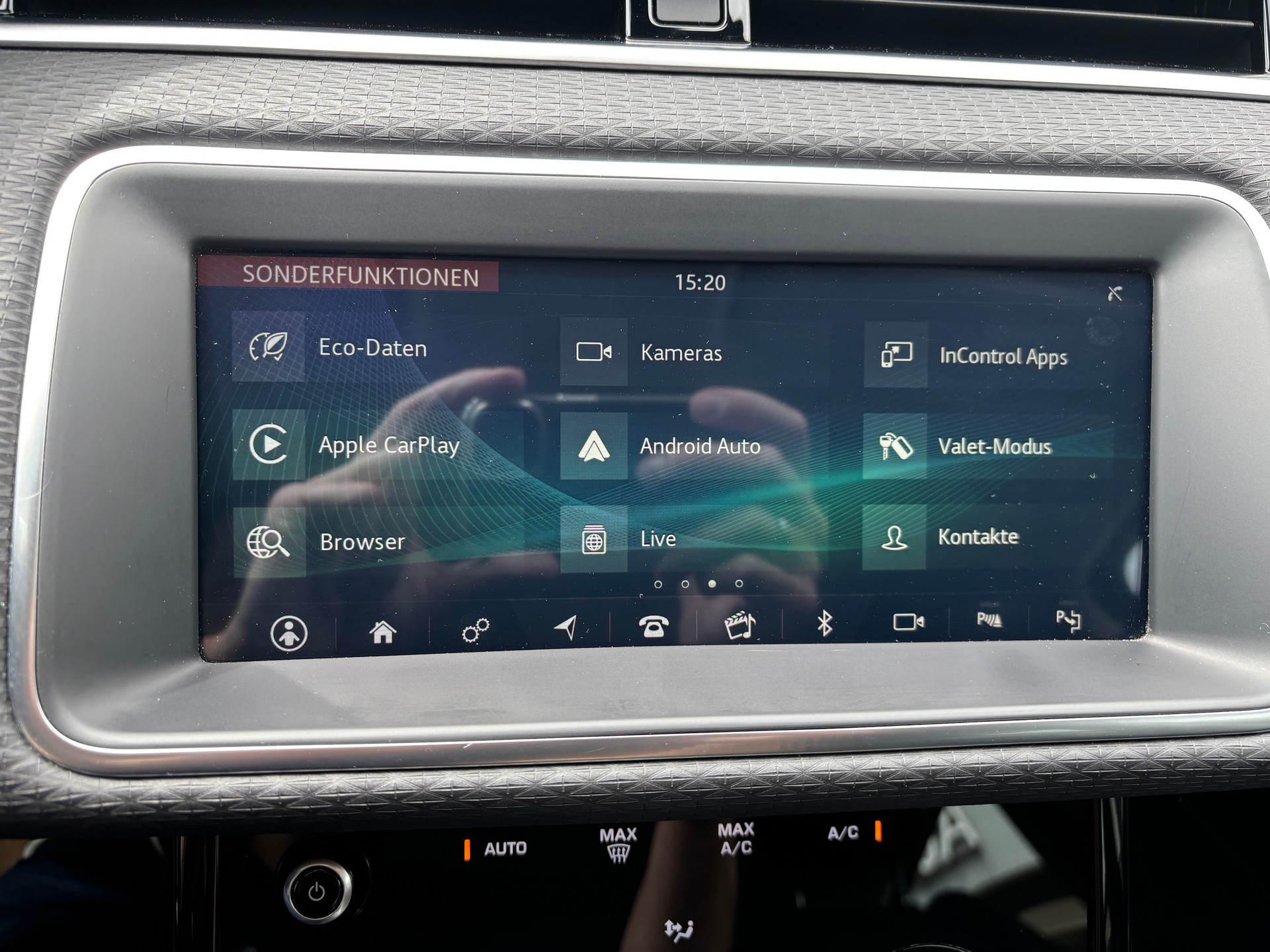 LAND ROVER Evoque D 150 S-image-15