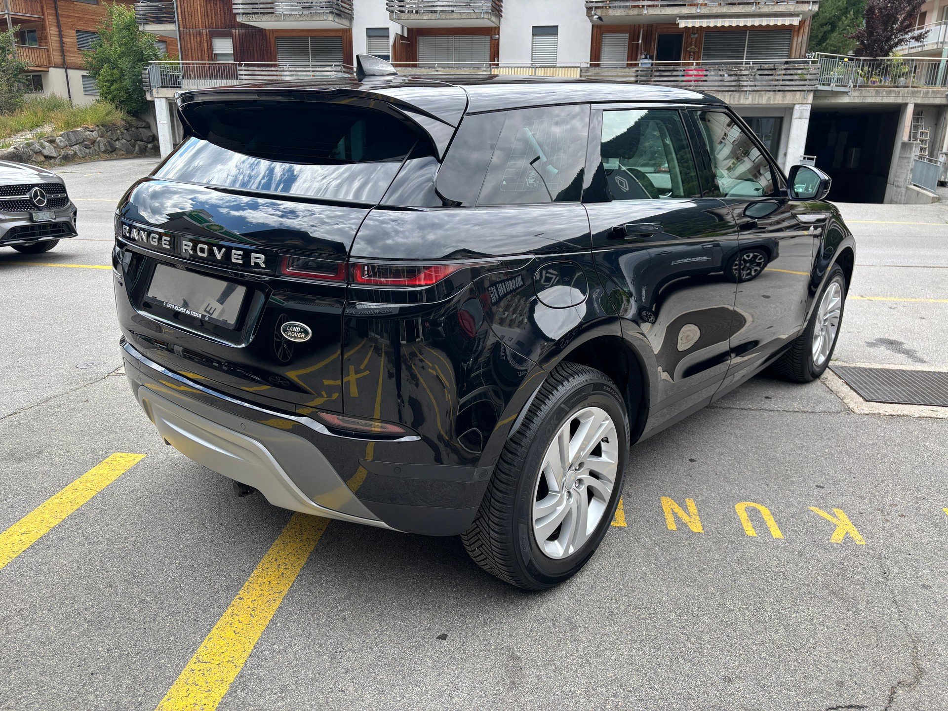 LAND ROVER Evoque D 150 S-image-2