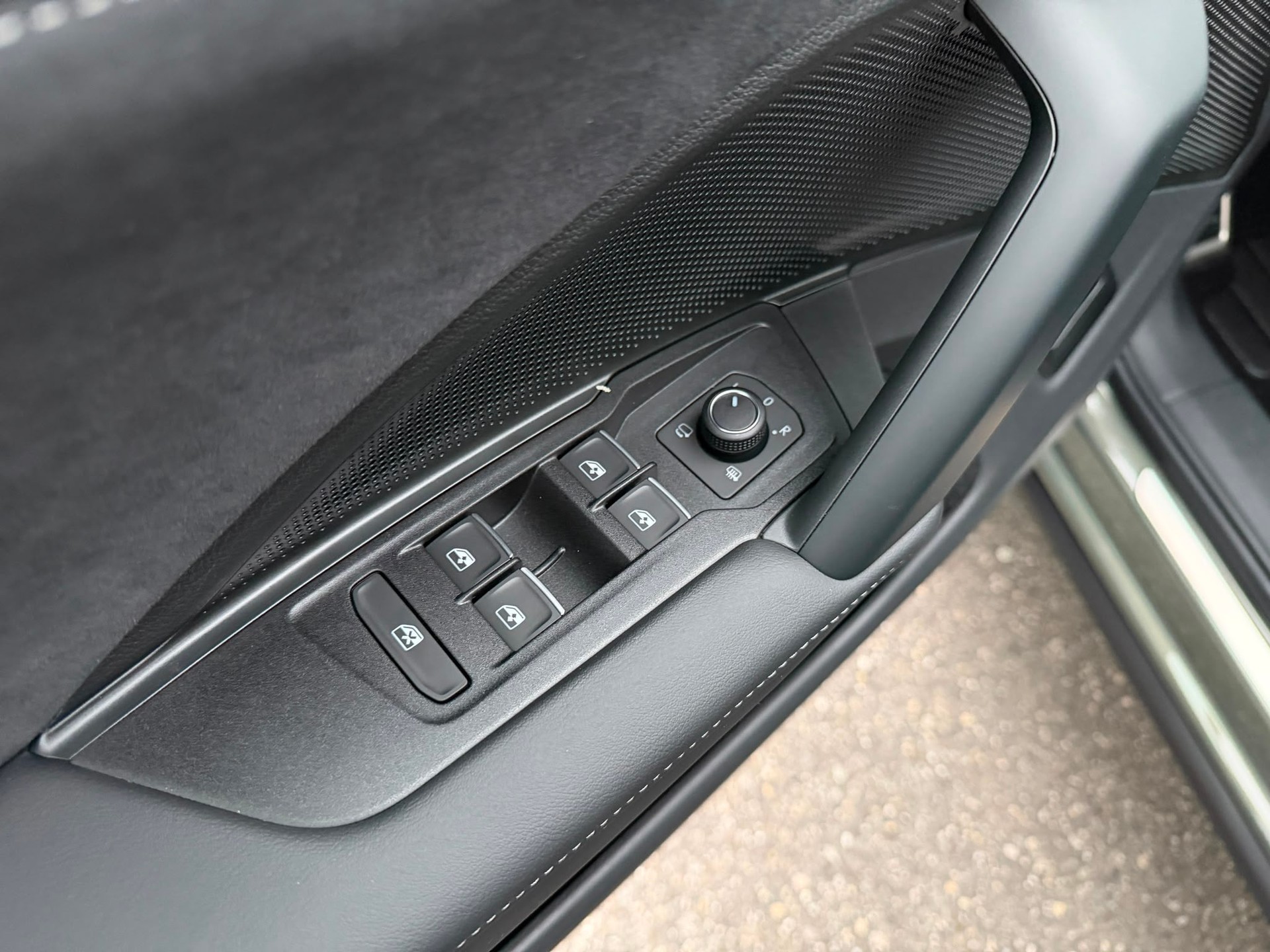 VW Tiguan 2.0 TSI DSG R-Line United 4Motion-image-12
