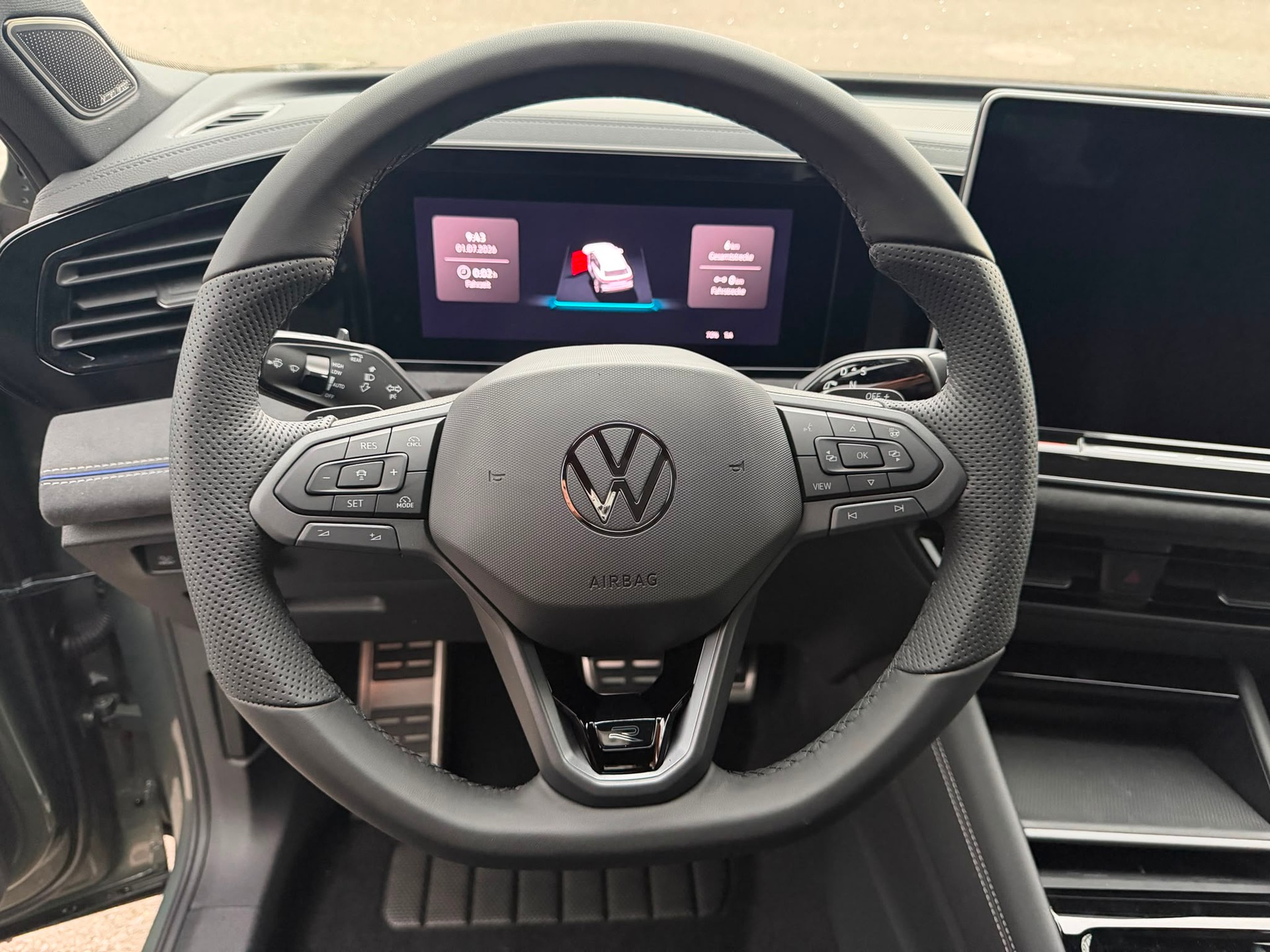 VW Tiguan 2.0 TSI DSG R-Line United 4Motion-image-14