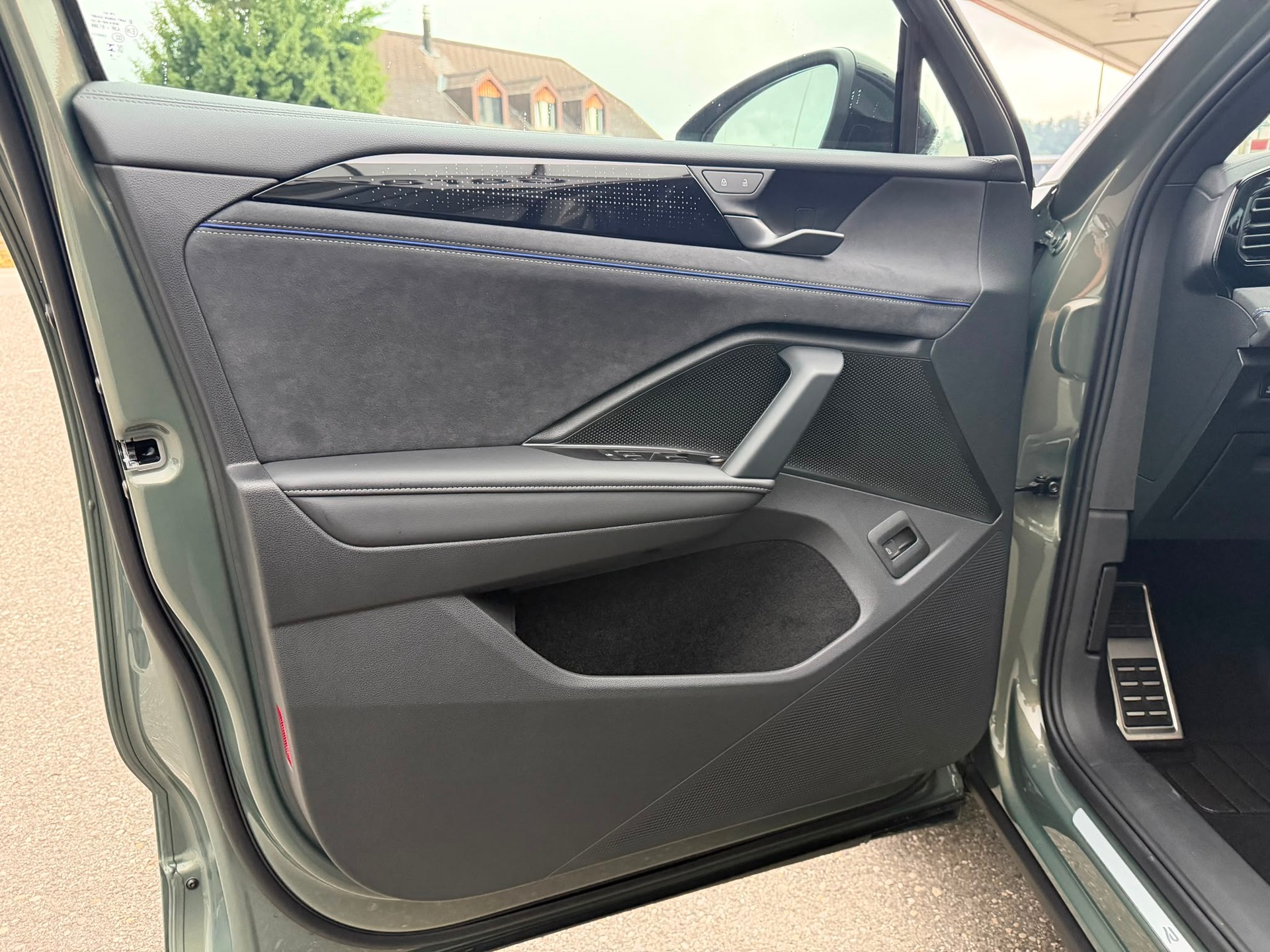 VW Tiguan 2.0 TSI DSG R-Line United 4Motion-image-11