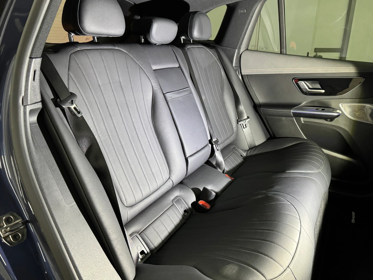 MERCEDES-BENZ EQE SUV 500 4 Matic AMG Executive Edition 408PS / 96kWh-image-11
