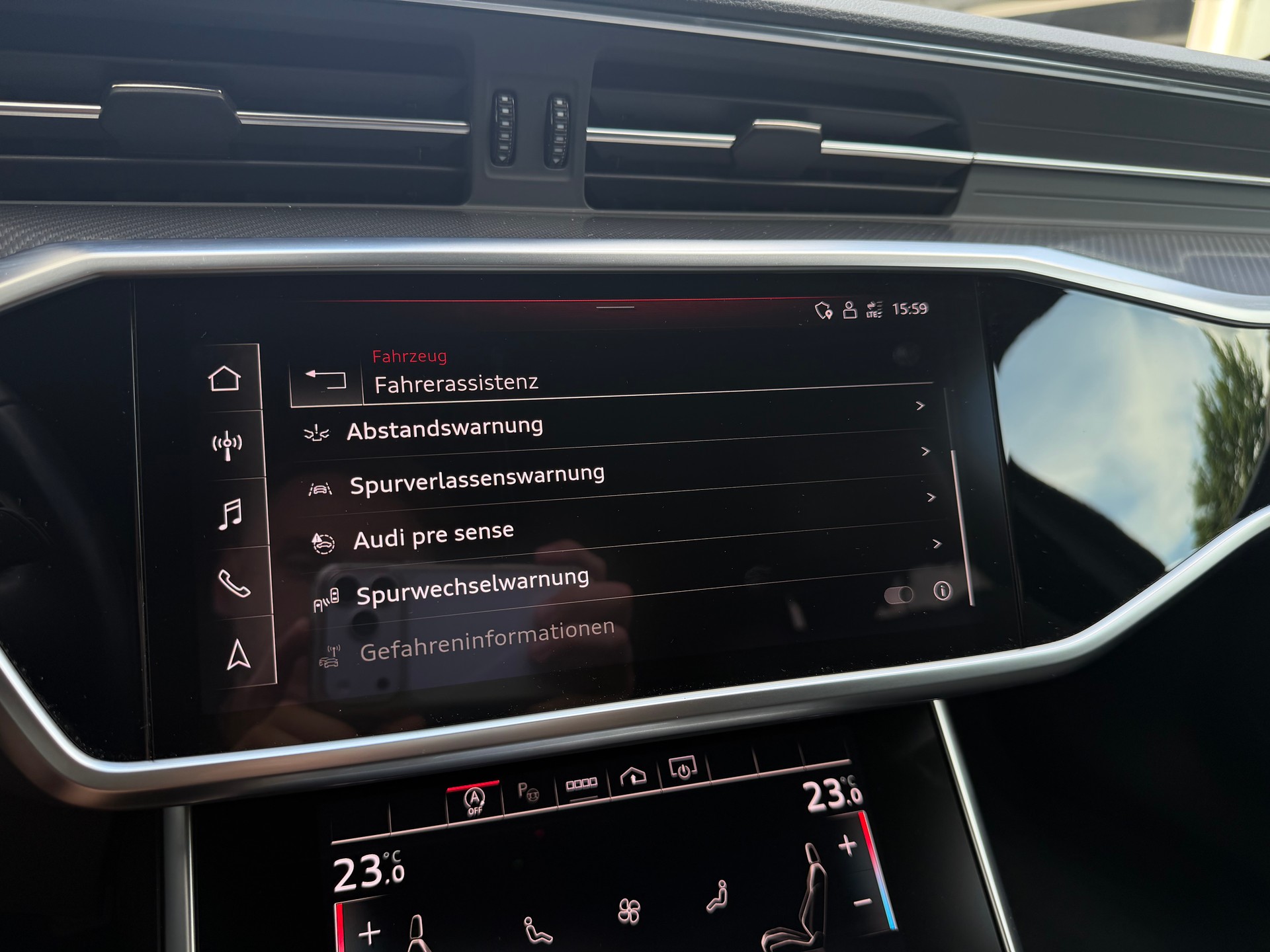 AUDI A6 Avant 40 TDI Sport Attraction quattro S-tronic-image-24