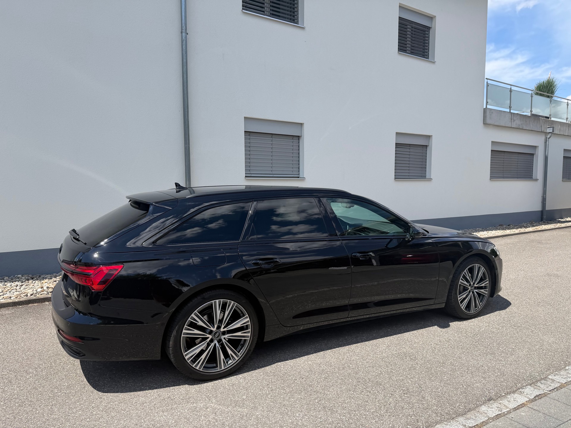 AUDI A6 Avant 40 TDI Sport Attraction quattro S-tronic-image-5