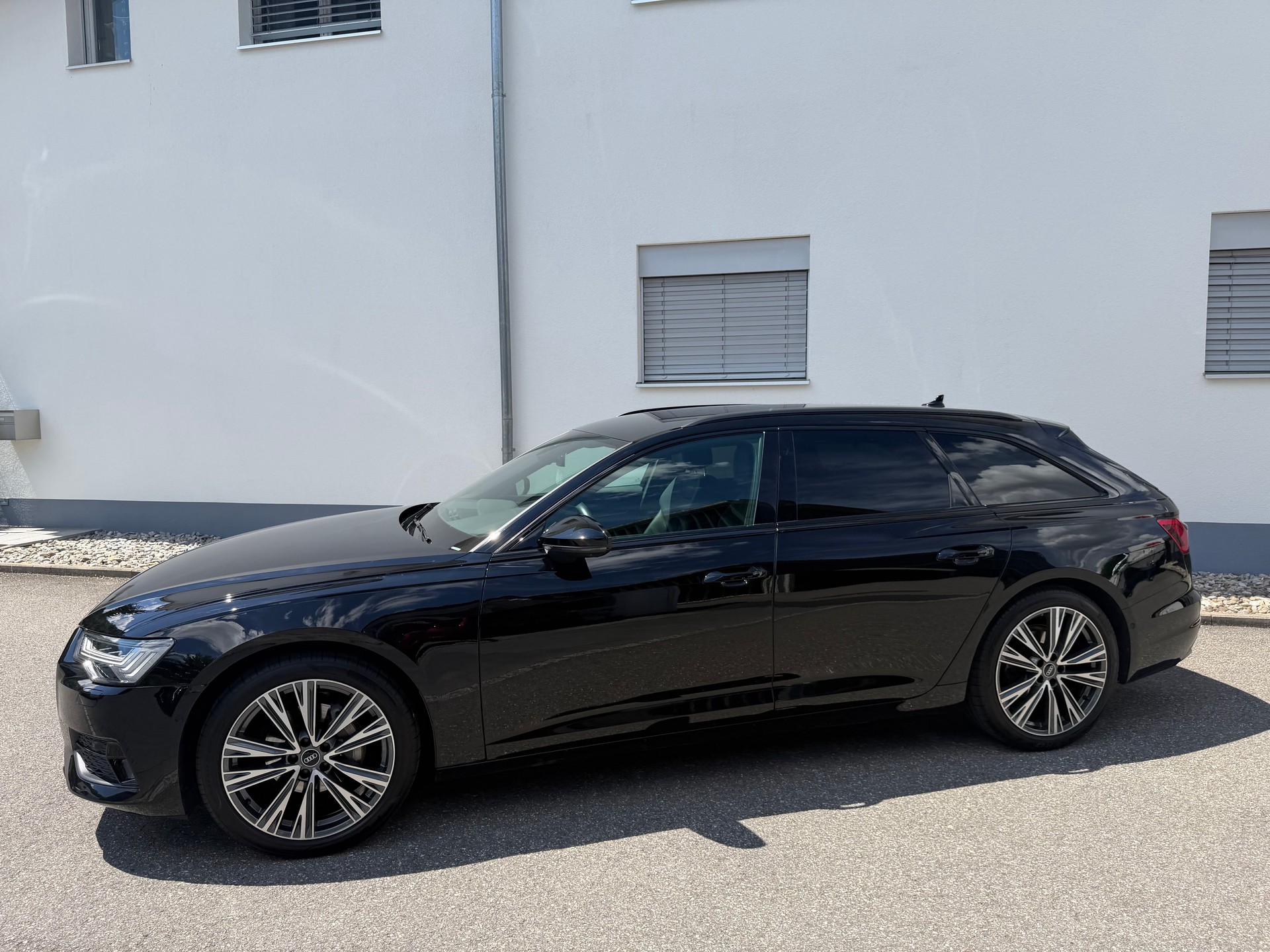 AUDI A6 Avant 40 TDI Sport Attraction quattro S-tronic-image-11