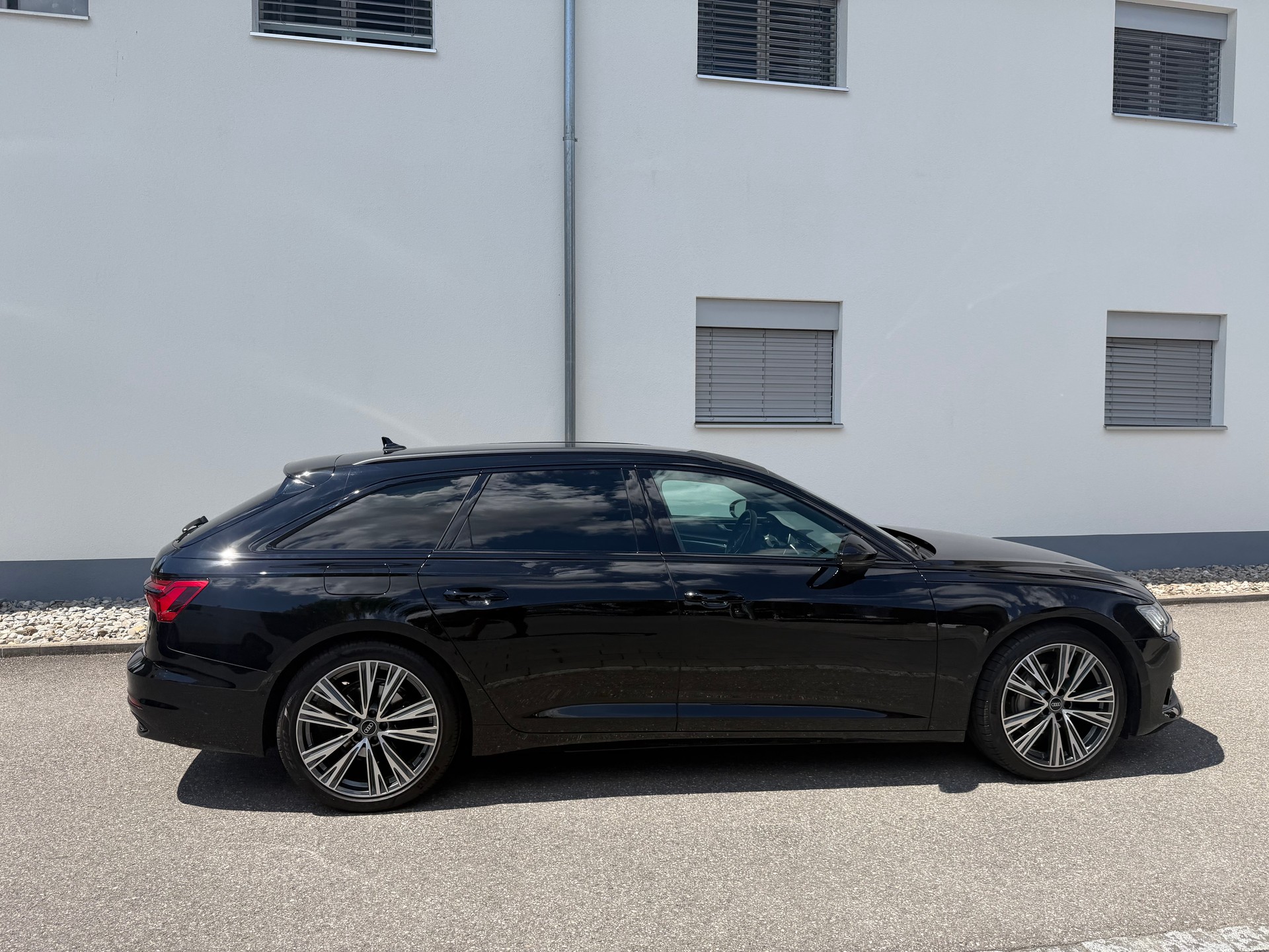 AUDI A6 Avant 40 TDI Sport Attraction quattro S-tronic-image-4