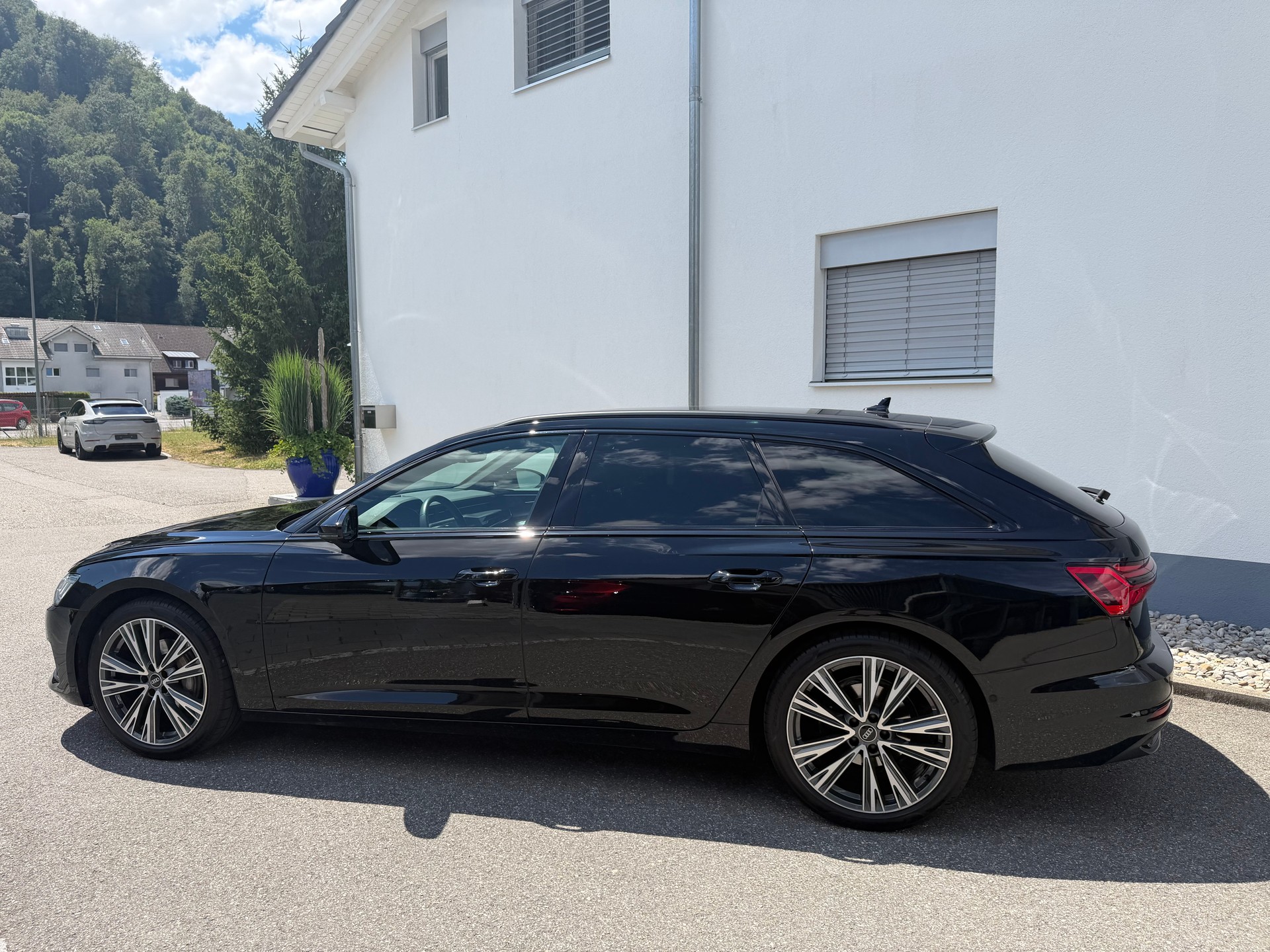 AUDI A6 Avant 40 TDI Sport Attraction quattro S-tronic-image-12