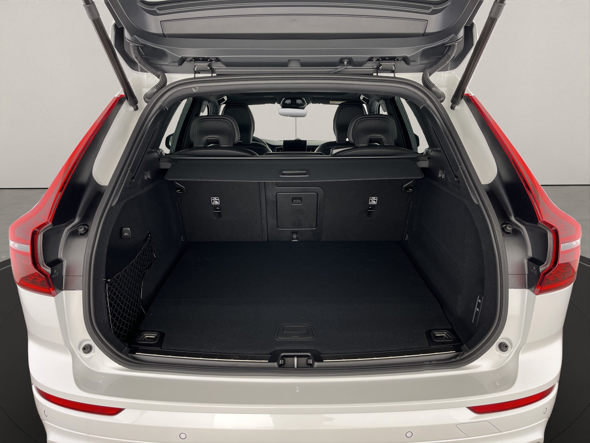 VOLVO XC60 2.0 T8 TE Black Edition eAWD-image-5