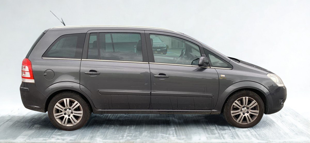 OPEL Zafira 2.2i 16V Anniversary Edition Automatic-image-3
