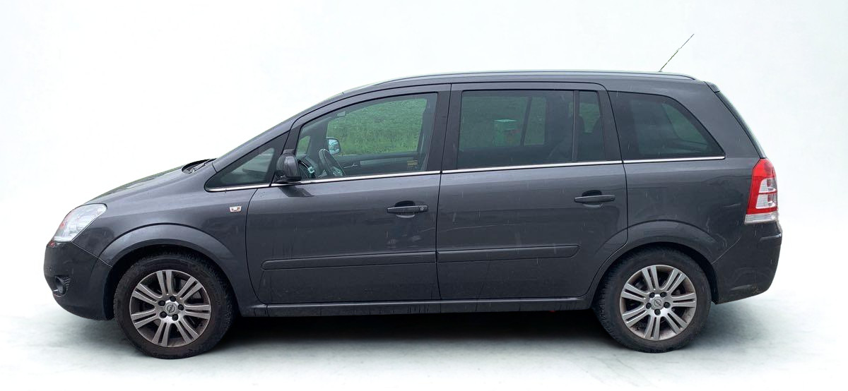 OPEL Zafira 2.2i 16V Anniversary Edition Automatic-image-2