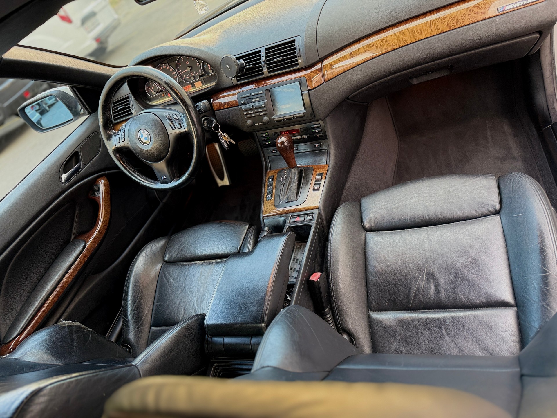 BMW 330Ci Cabriolet-image-13