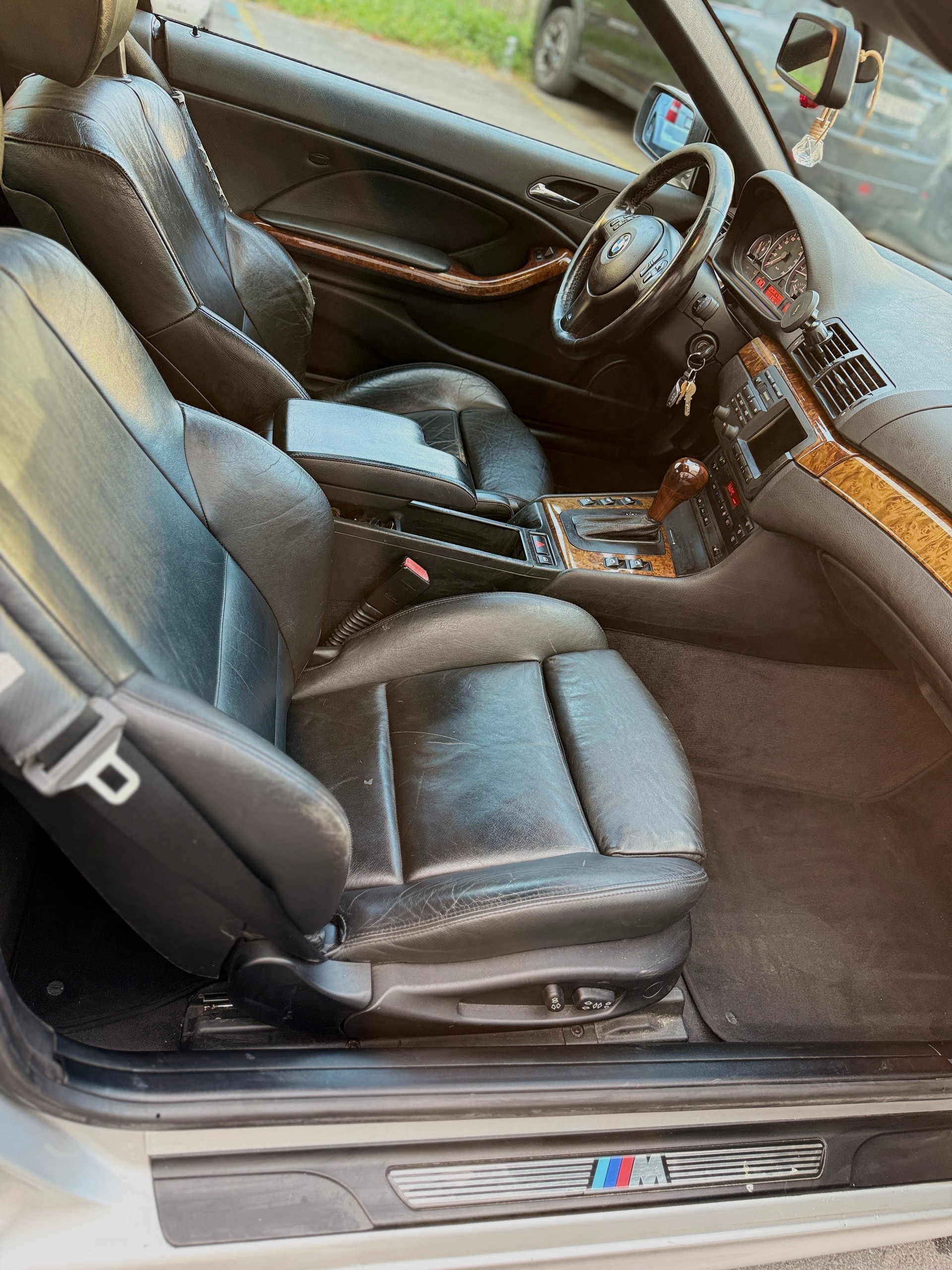 BMW 330Ci Cabriolet-image-12