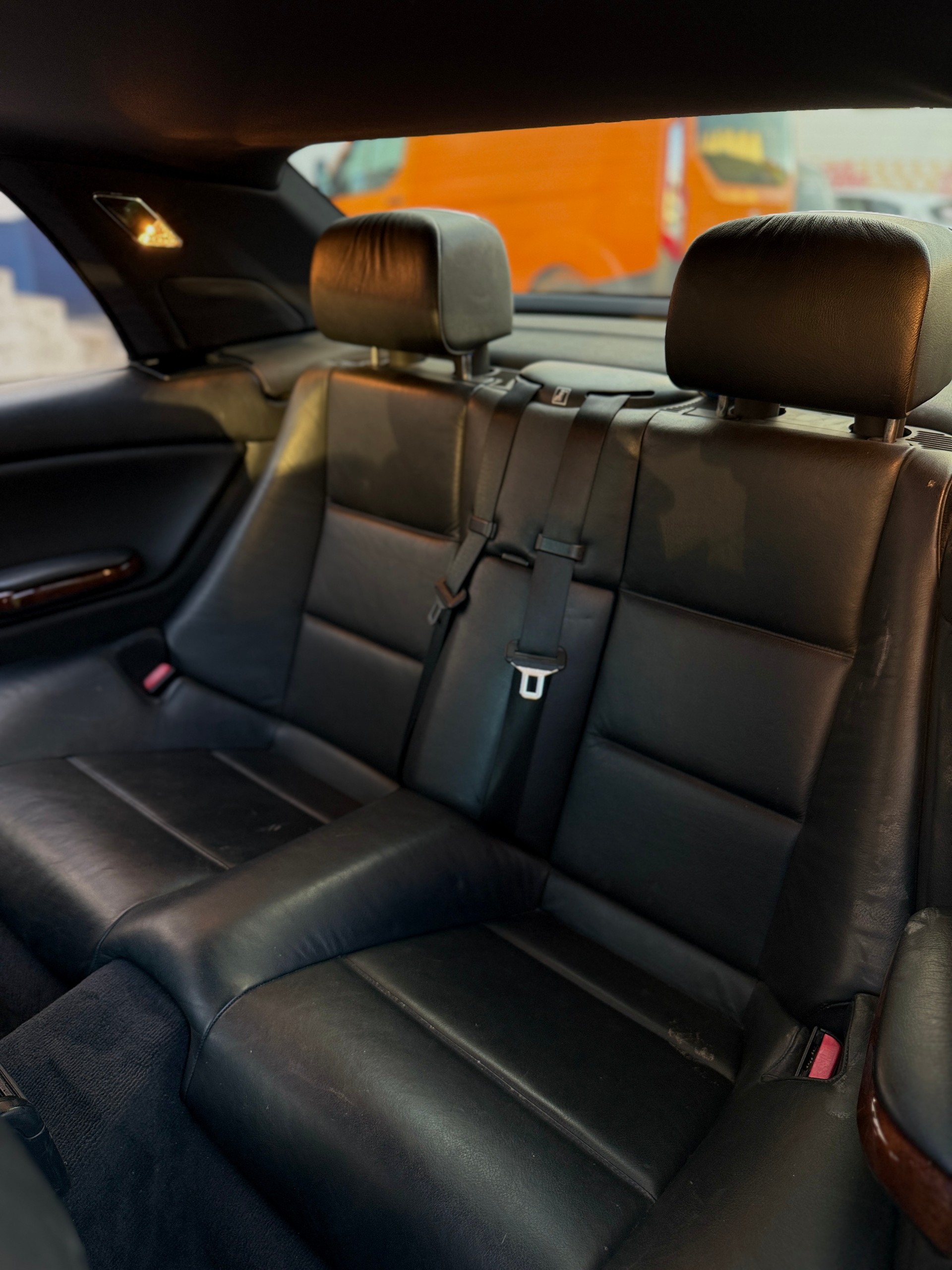 BMW 330Ci Cabriolet-image-14